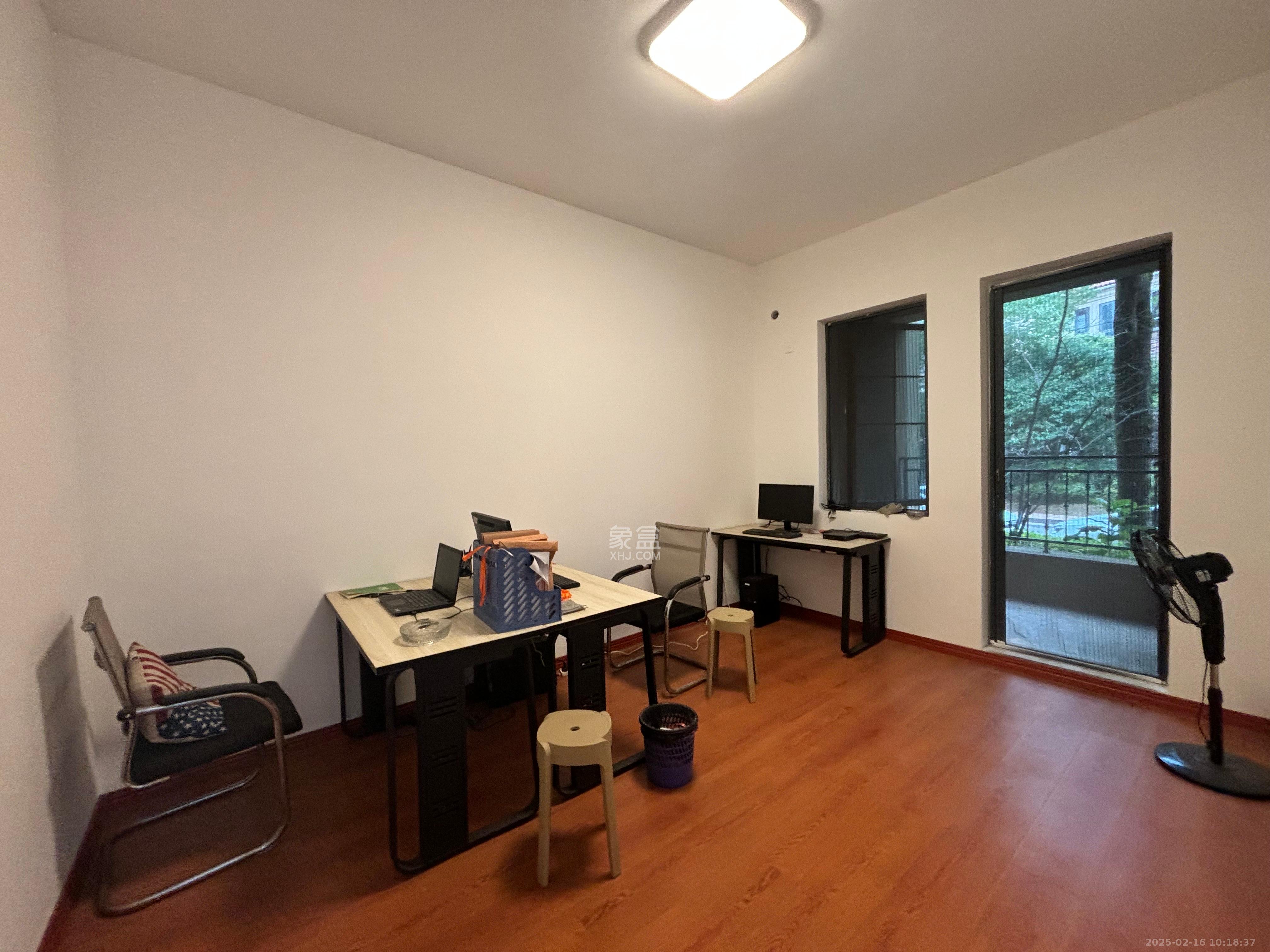 托斯卡纳洋房高层 5室3厅3卫 7500.0元/月 托斯卡纳洋房高层 5室3厅3卫 7500.0元/月室内图