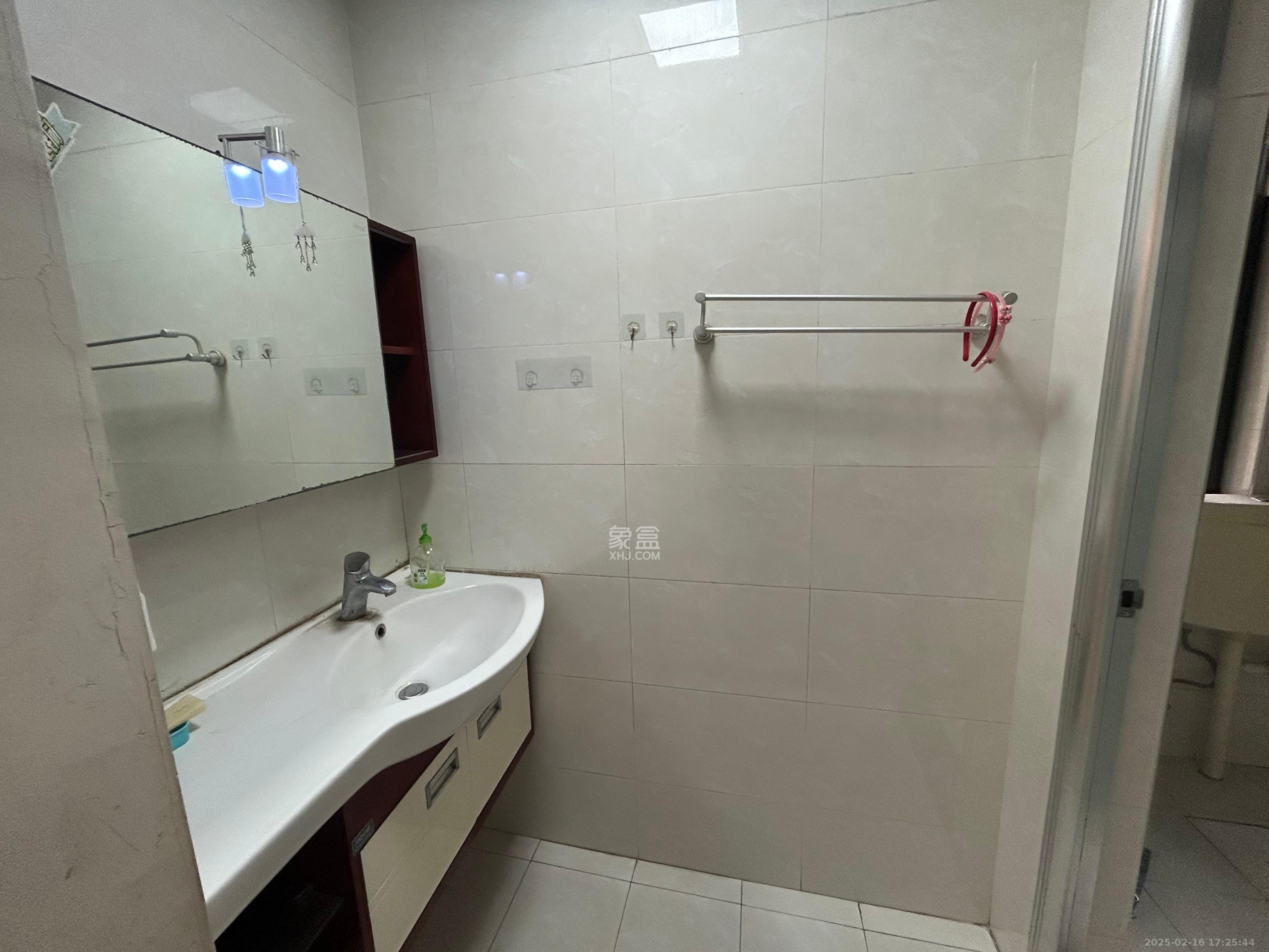 五矿紫湖香醍 3室2厅2卫 2000.0元/月 五矿紫湖香醍 3室2厅2卫 2000.0元/月室内图