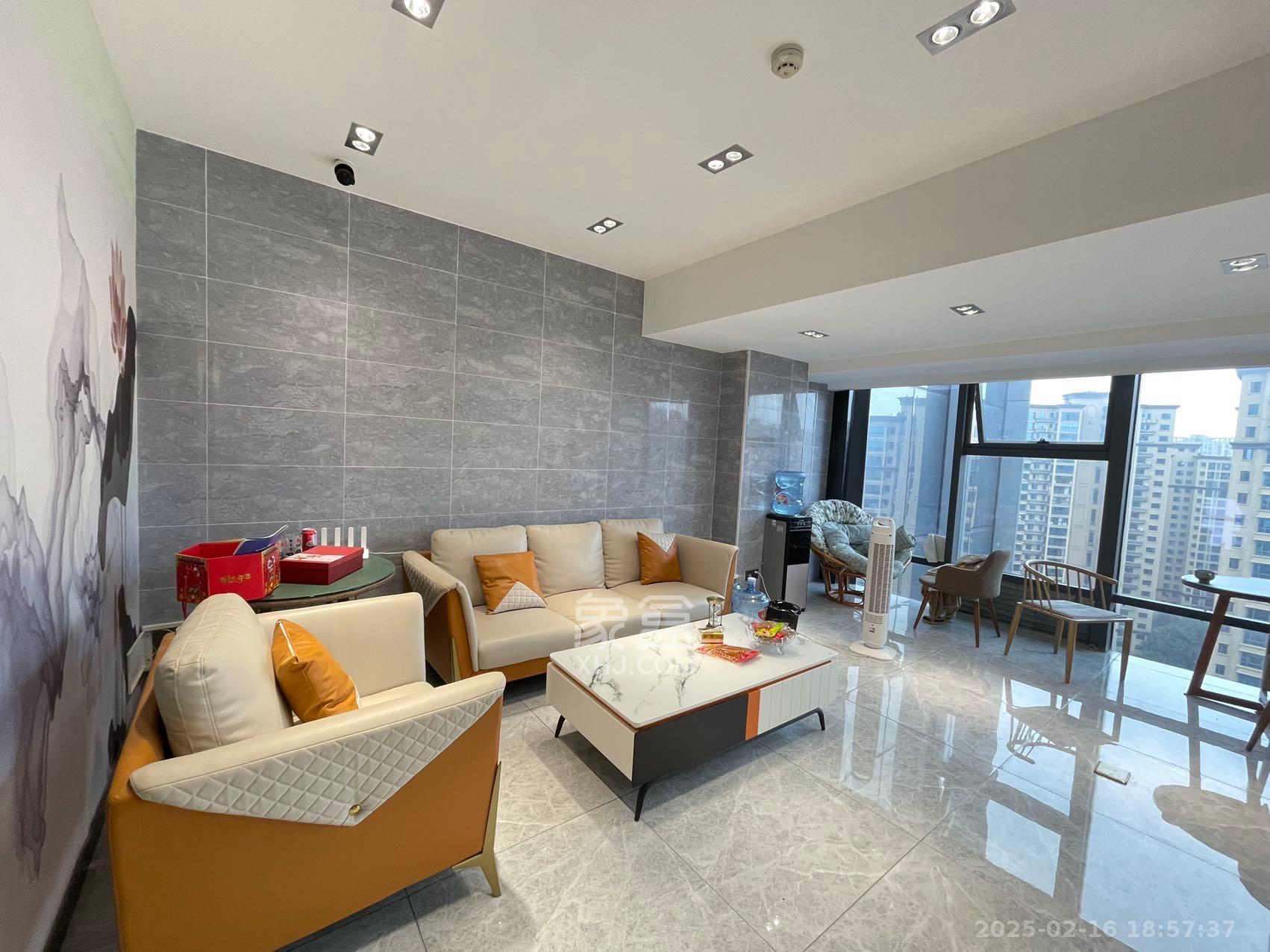 裕天国际商汇中心 1室1厅1卫 4800.0元/月 裕天国际商汇中心 1室1厅1卫 4800.0元/月室内图