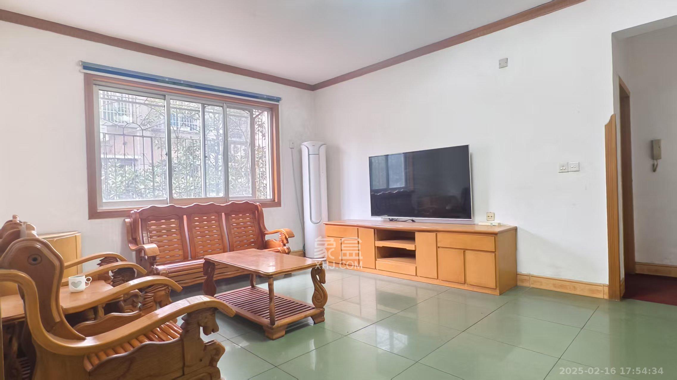 霞西小区 3室2厅2卫 1200.0元/月 霞西小区 3室2厅2卫 1200.0元/月室内图