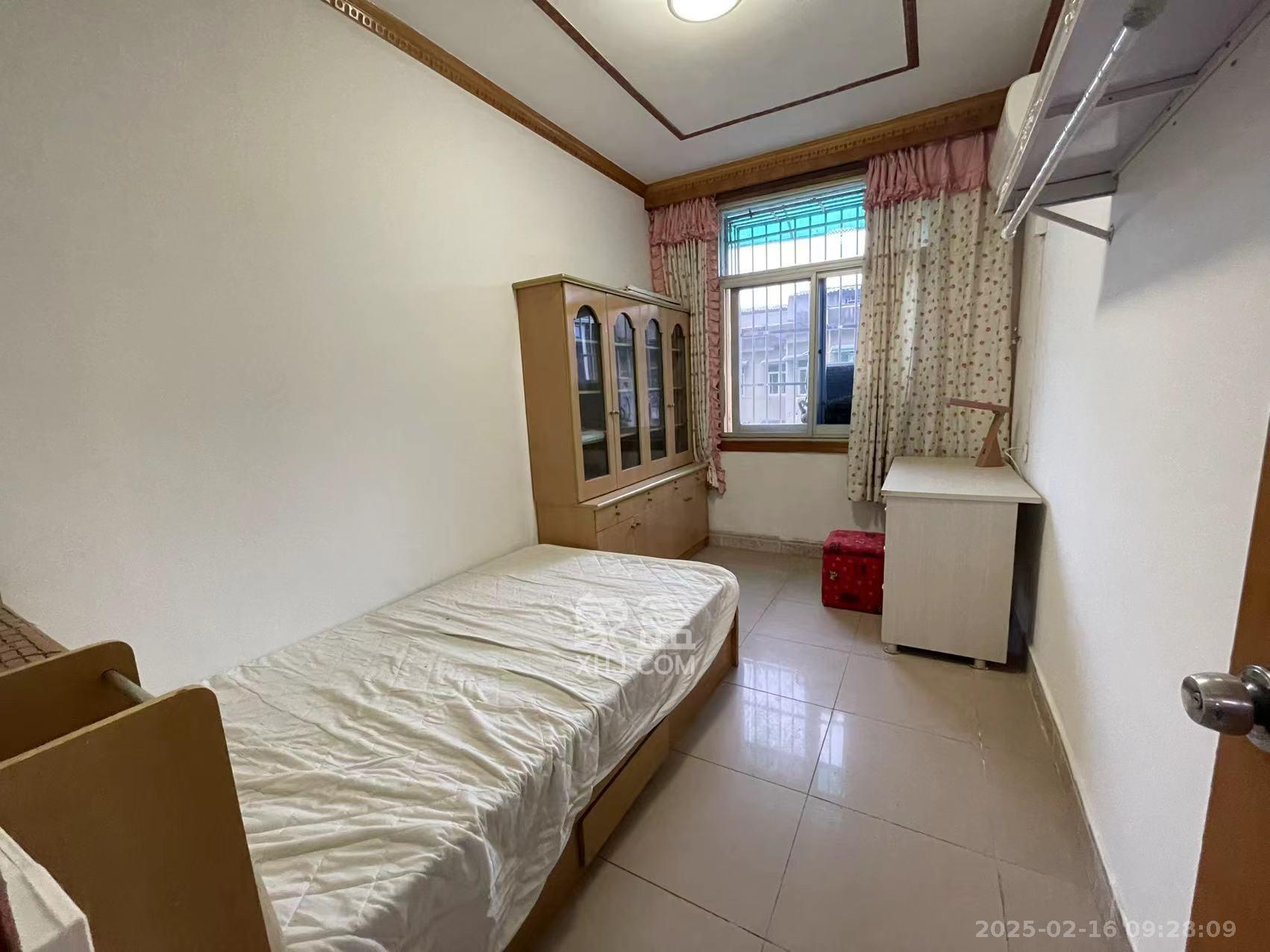 红旗区四片  2室2厅1卫    1800.0元/月 红旗区四片  2室2厅1卫    1800.0元/月室内图