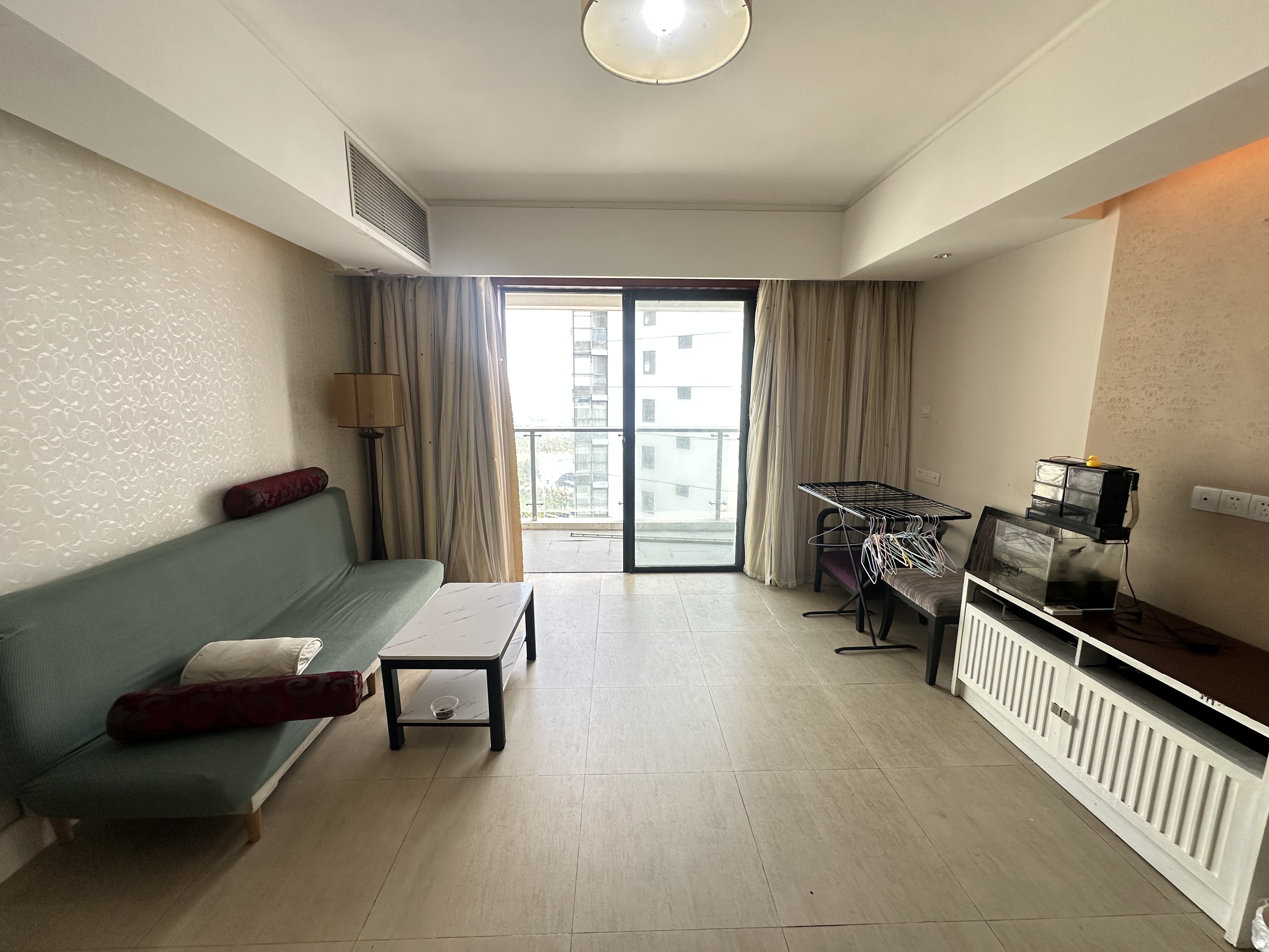 宝华海景 1室2厅1卫 100.0万 宝华海景 1室2厅1卫 100.0万室内图