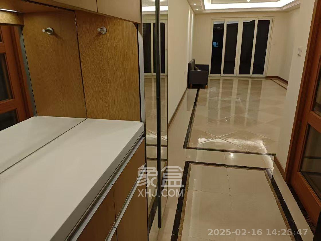 金科集美天辰  3室2厅2卫   2100.00元/月室内图