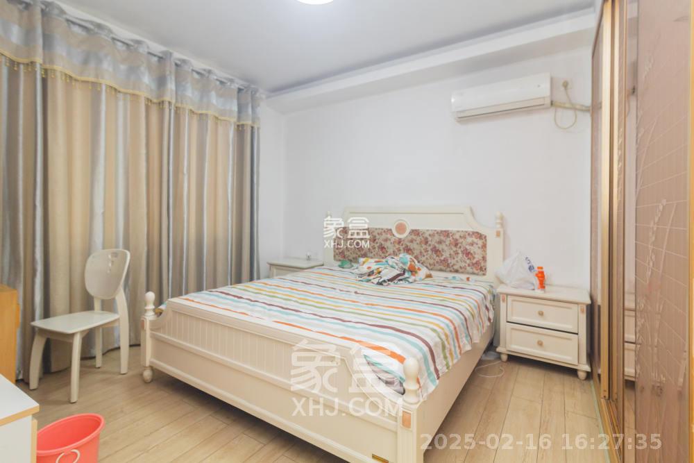 华天LOHO小镇 2室1厅1卫 1500.0元/月 华天LOHO小镇 2室1厅1卫 1500.0元/月室内图