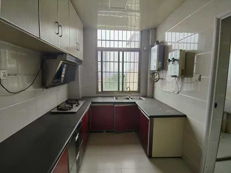 山水绿城 1室0厅0卫 38.8万 山水绿城 1室0厅0卫 38.8万客厅