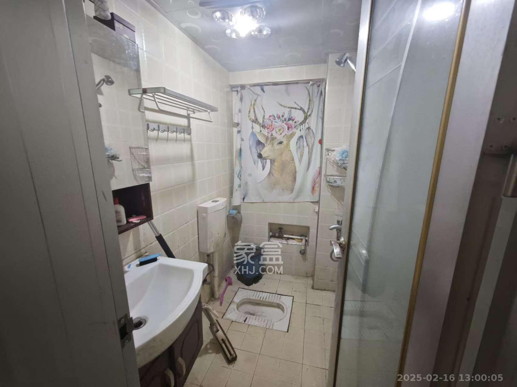 兴联母山小区  3室2厅2卫   1600.00元/月室内图