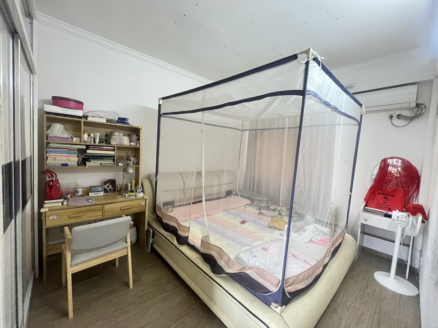 七彩阳光  2室2厅1卫    110.0万 七彩阳光  2室2厅1卫    110.0万室内图