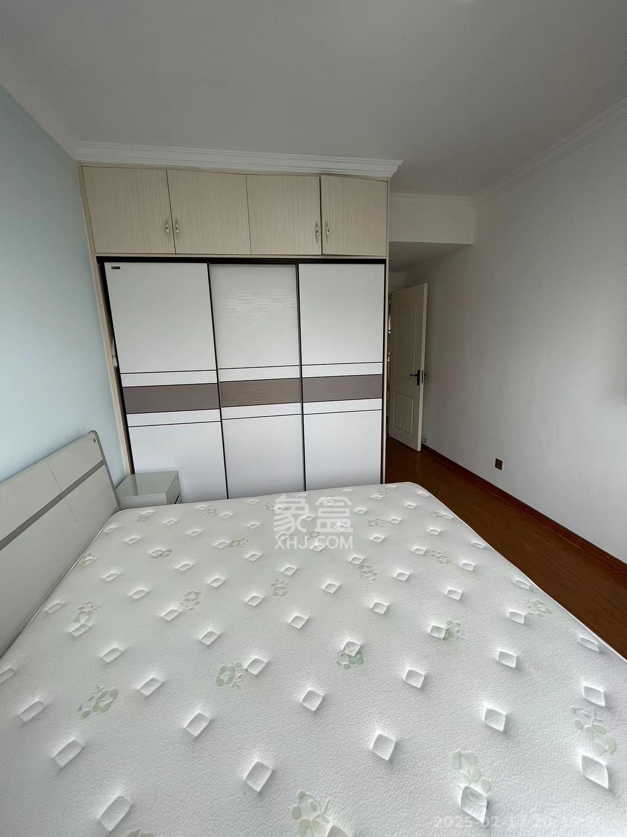 新城国际花都 3室2厅1卫 700.0元/月 新城国际花都 3室2厅1卫 700.0元/月室内图