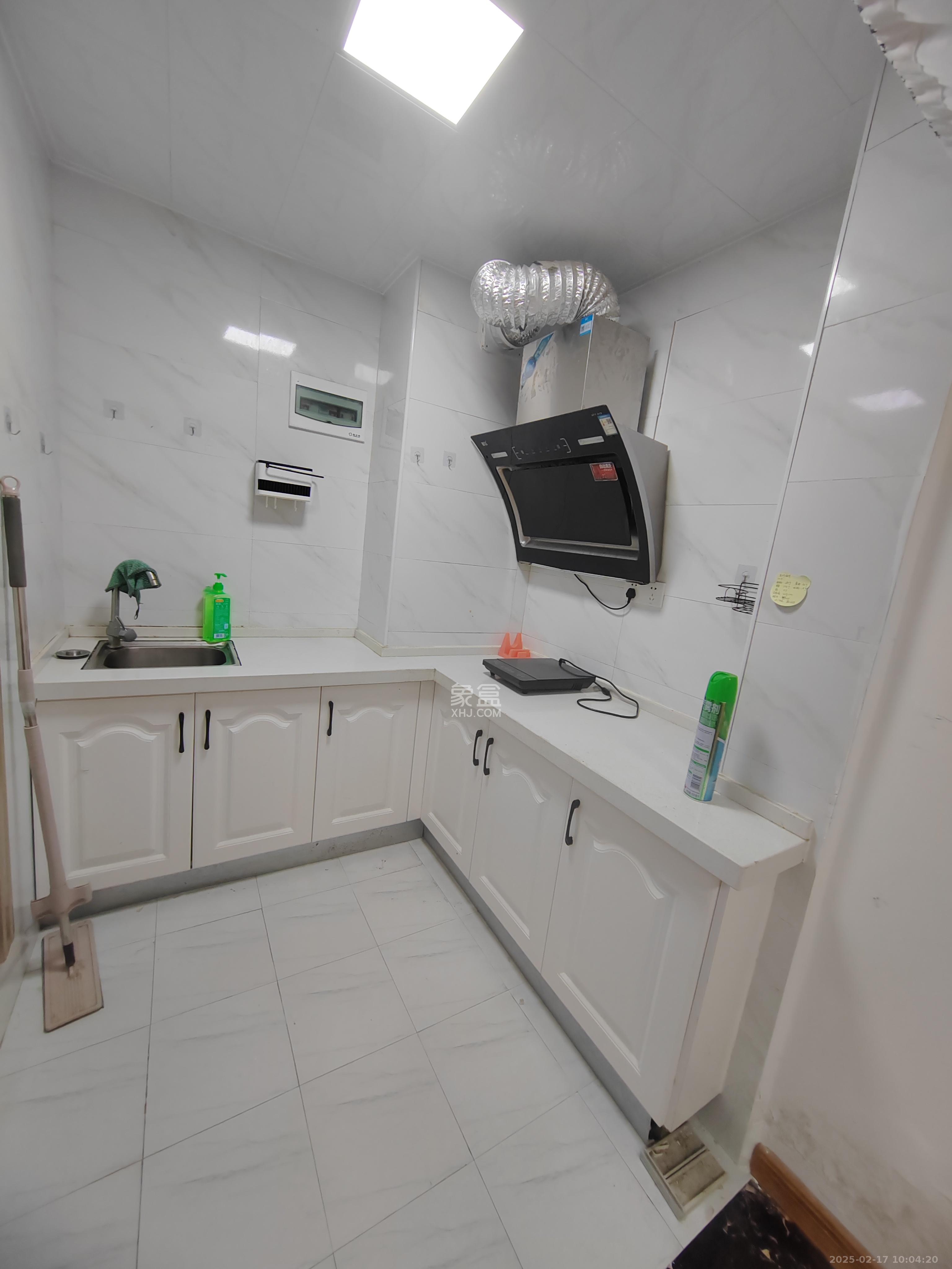 COCO蜜城  1室0厅1卫    1400.0元/月 COCO蜜城  1室0厅1卫    1400.0元/月室内图