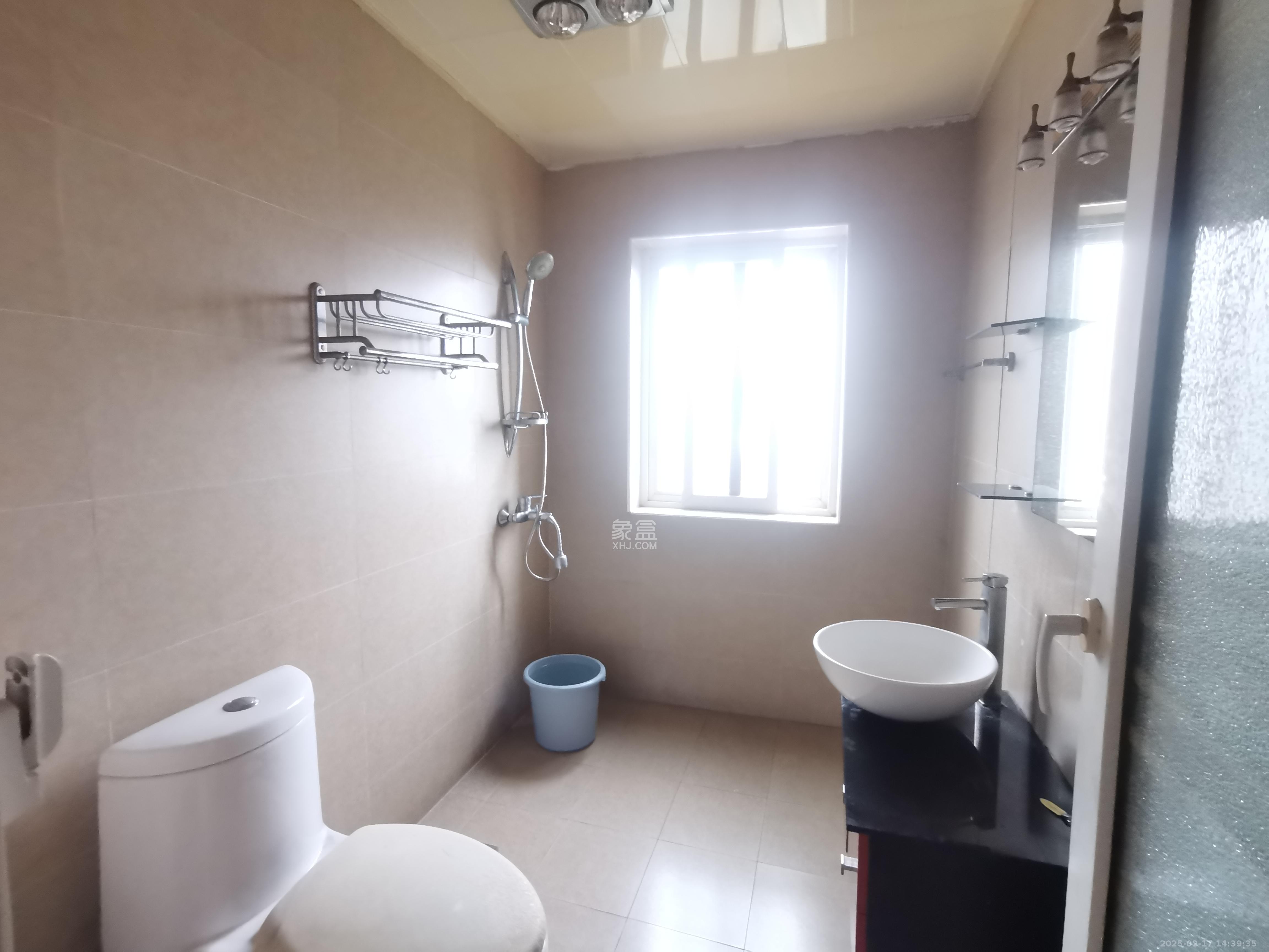 博雅湘水湾  1室0厅0卫   2200.00元/月室内图