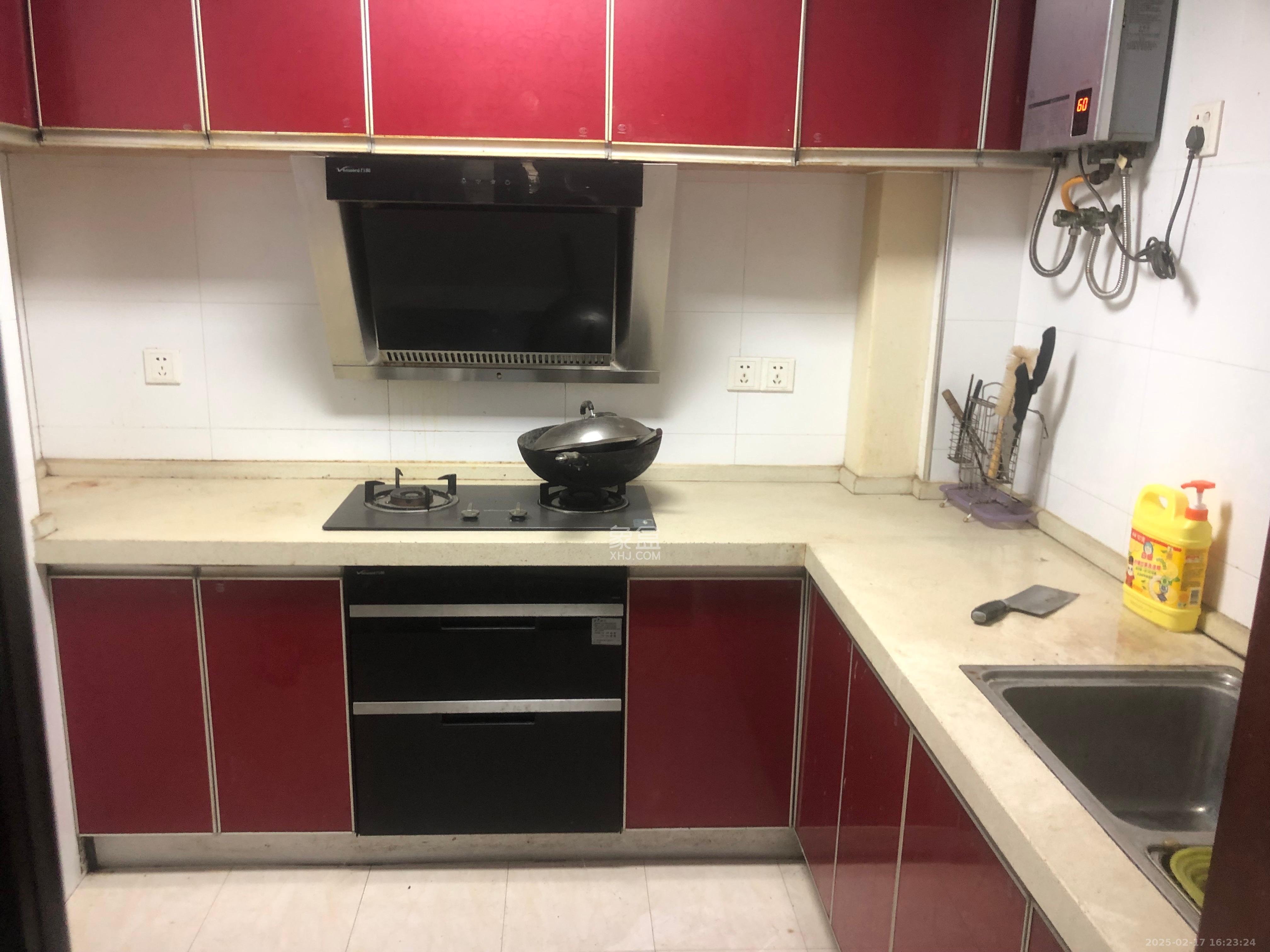 童话里  4室2厅2卫    3200.0元/月 童话里  4室2厅2卫    3200.0元/月室内图