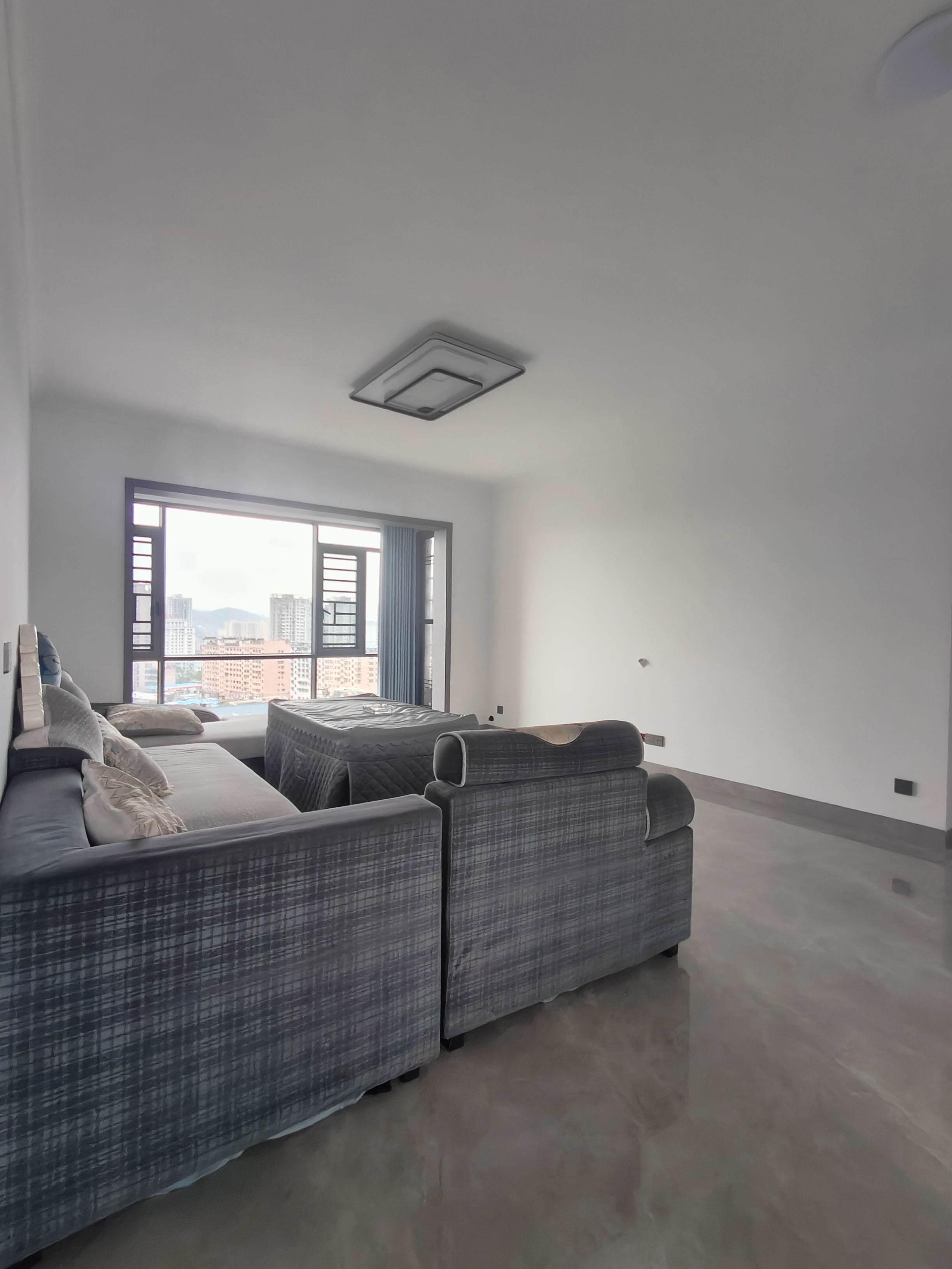 龙庭贵筑二期  1室0厅0卫    1900.0元/月室内图