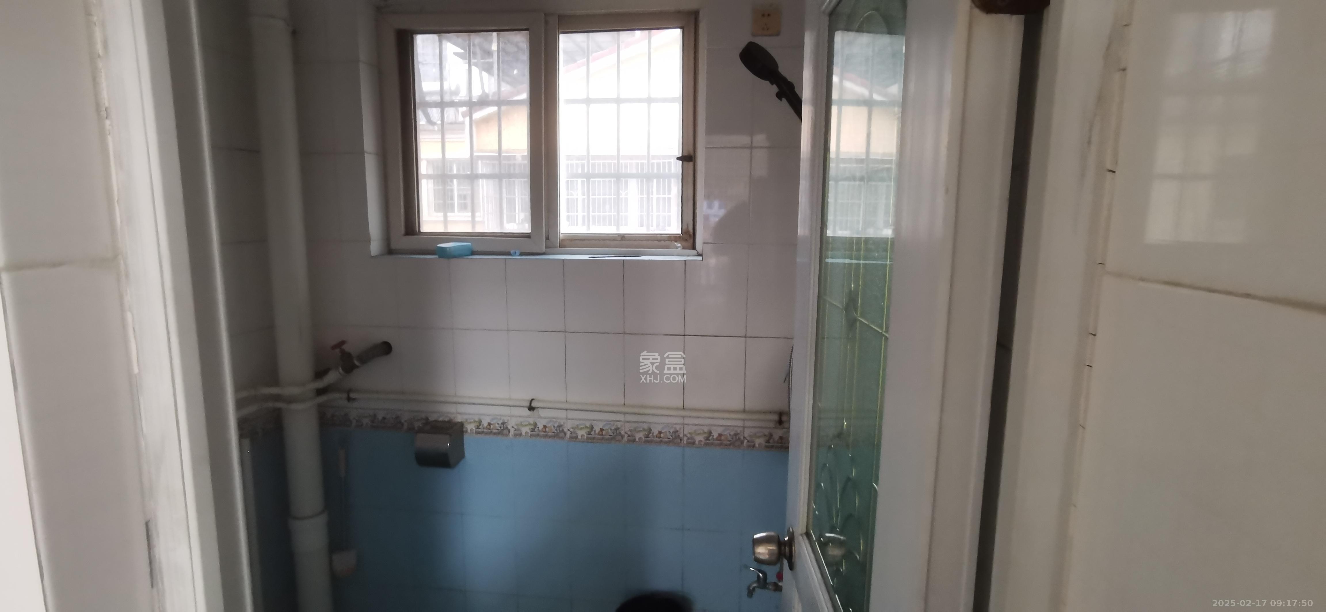 御景龙城 1室2厅1卫 1600.0元/月 御景龙城 1室2厅1卫 1600.0元/月室内图