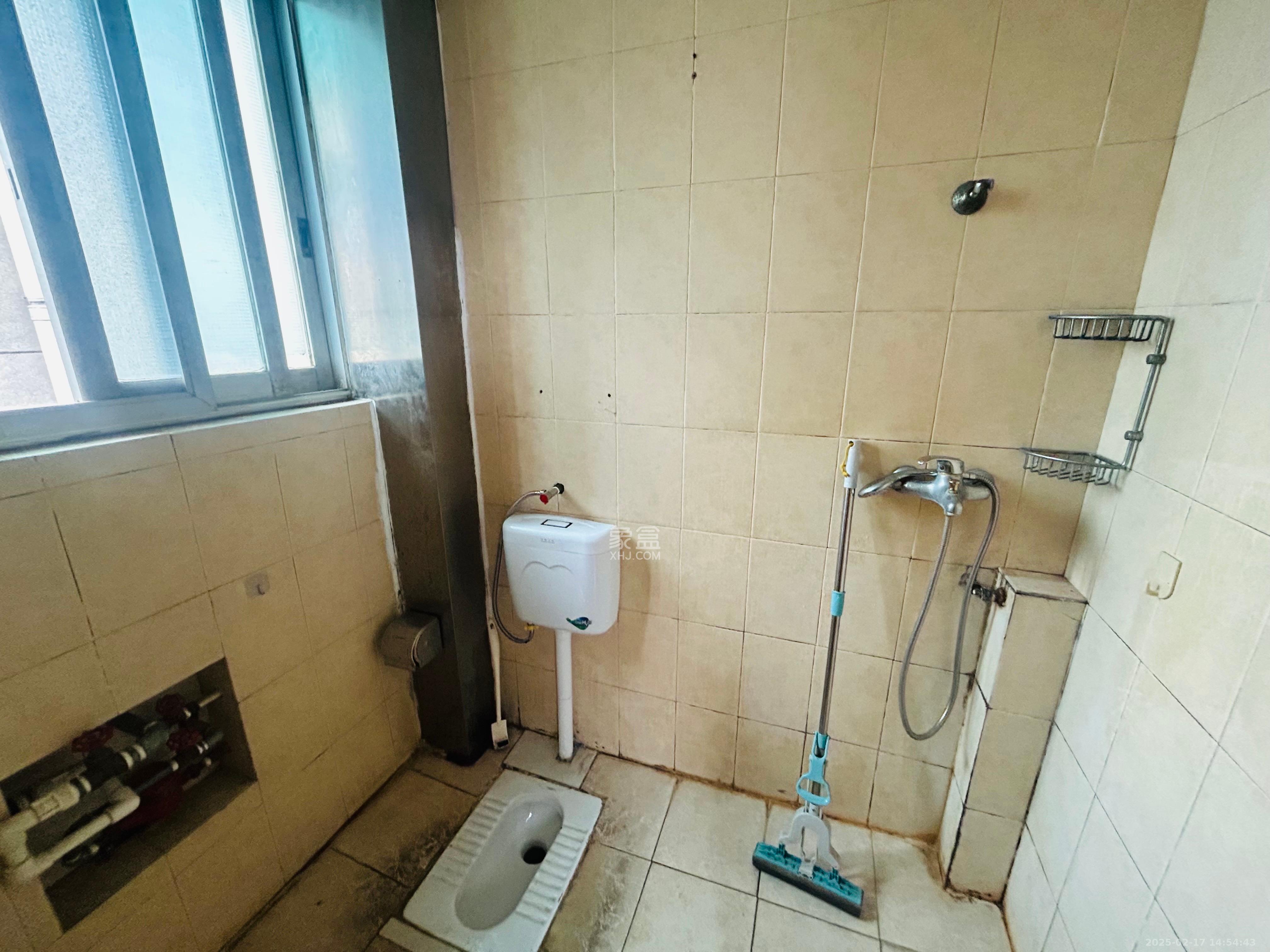 天剑路地税局宿舍 3室1厅1卫 2000.0元/月 天剑路地税局宿舍 3室1厅1卫 2000.0元/月室内图