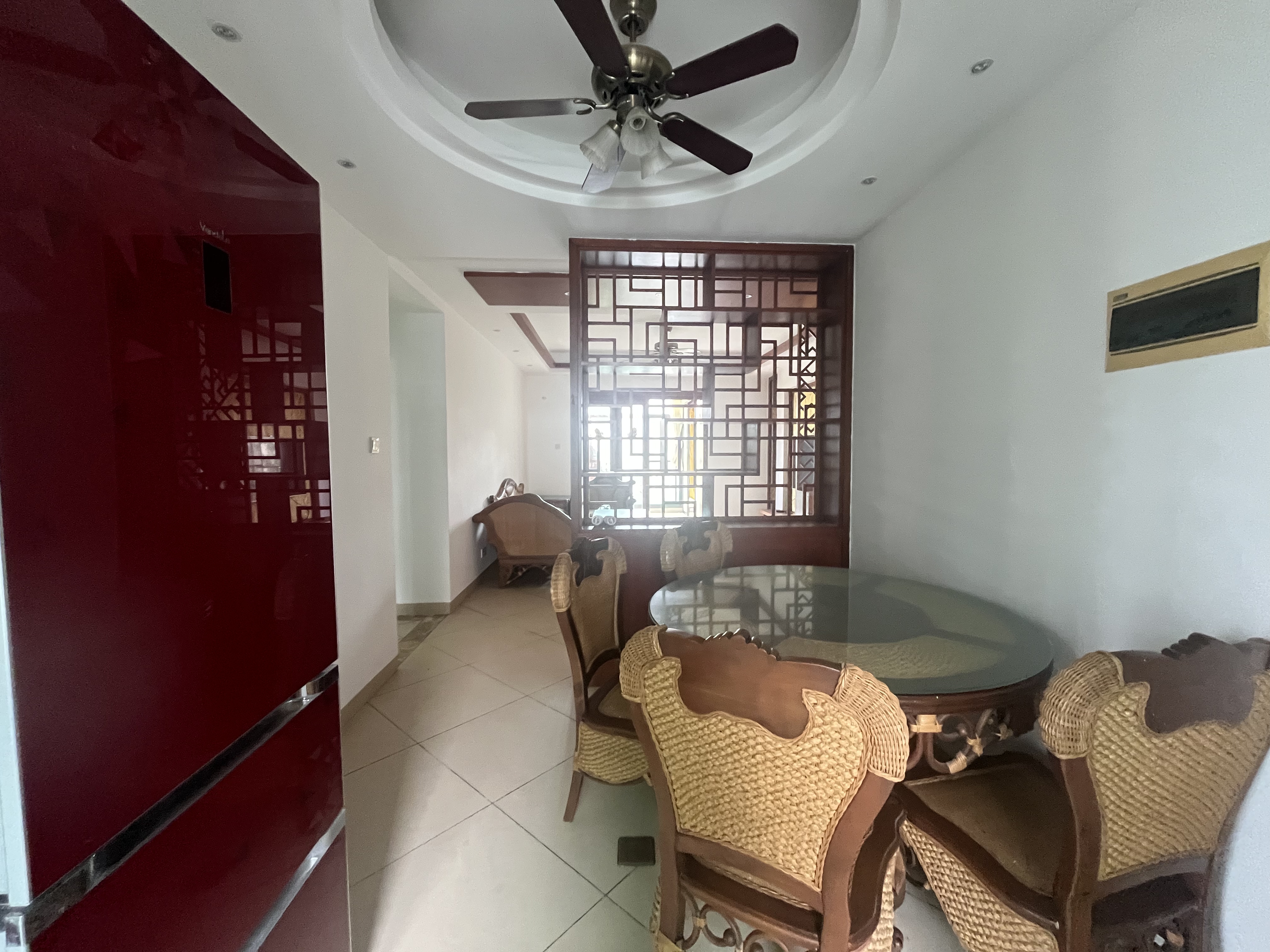 金海雅苑 3室2厅2卫 2500.0元/月 金海雅苑 3室2厅2卫 2500.0元/月室内图