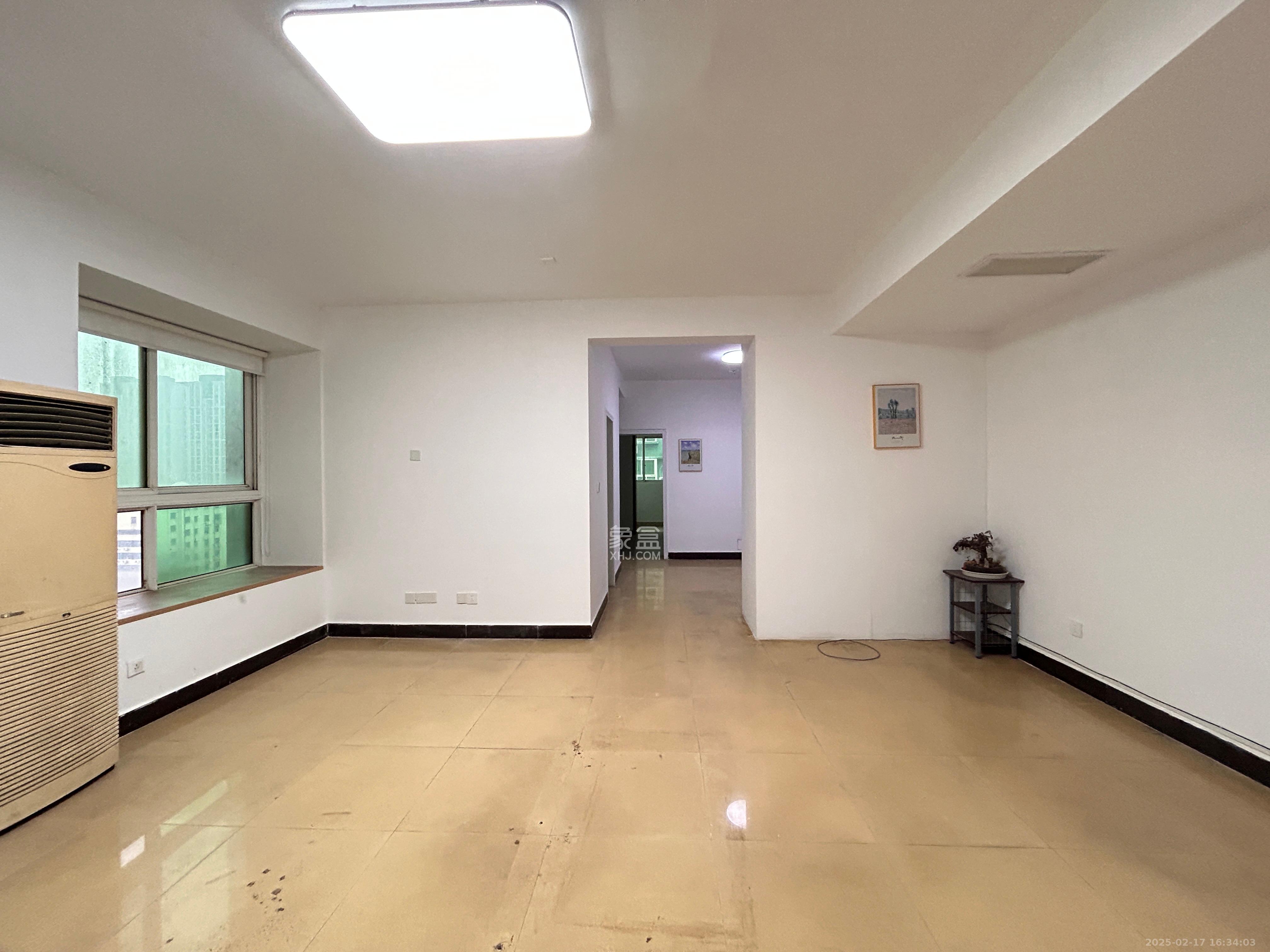 兴威名城  3室2厅1卫   2600.00元/月室内图