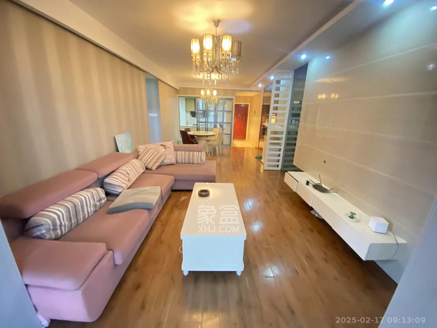 钱隆樽品(一、二、三期)  2室2厅1卫    2200.0元/月 钱隆樽品(一、二、三期)  2室2厅1卫    2200.0元/月