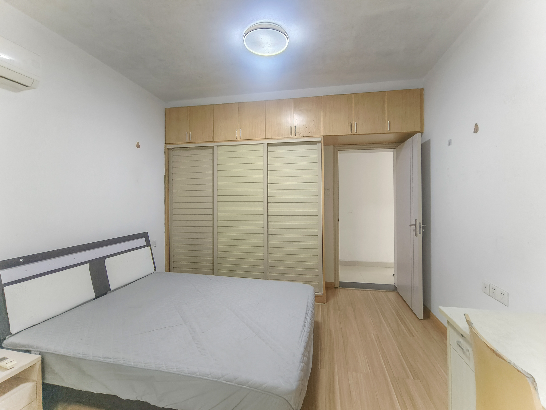 山水湾 3室2厅1卫 68.0万 山水湾 3室2厅1卫 68.0万卧室