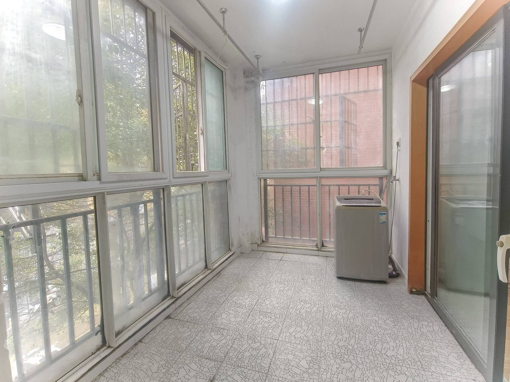 山水湾 3室2厅1卫 68.0万 山水湾 3室2厅1卫 68.0万阳台