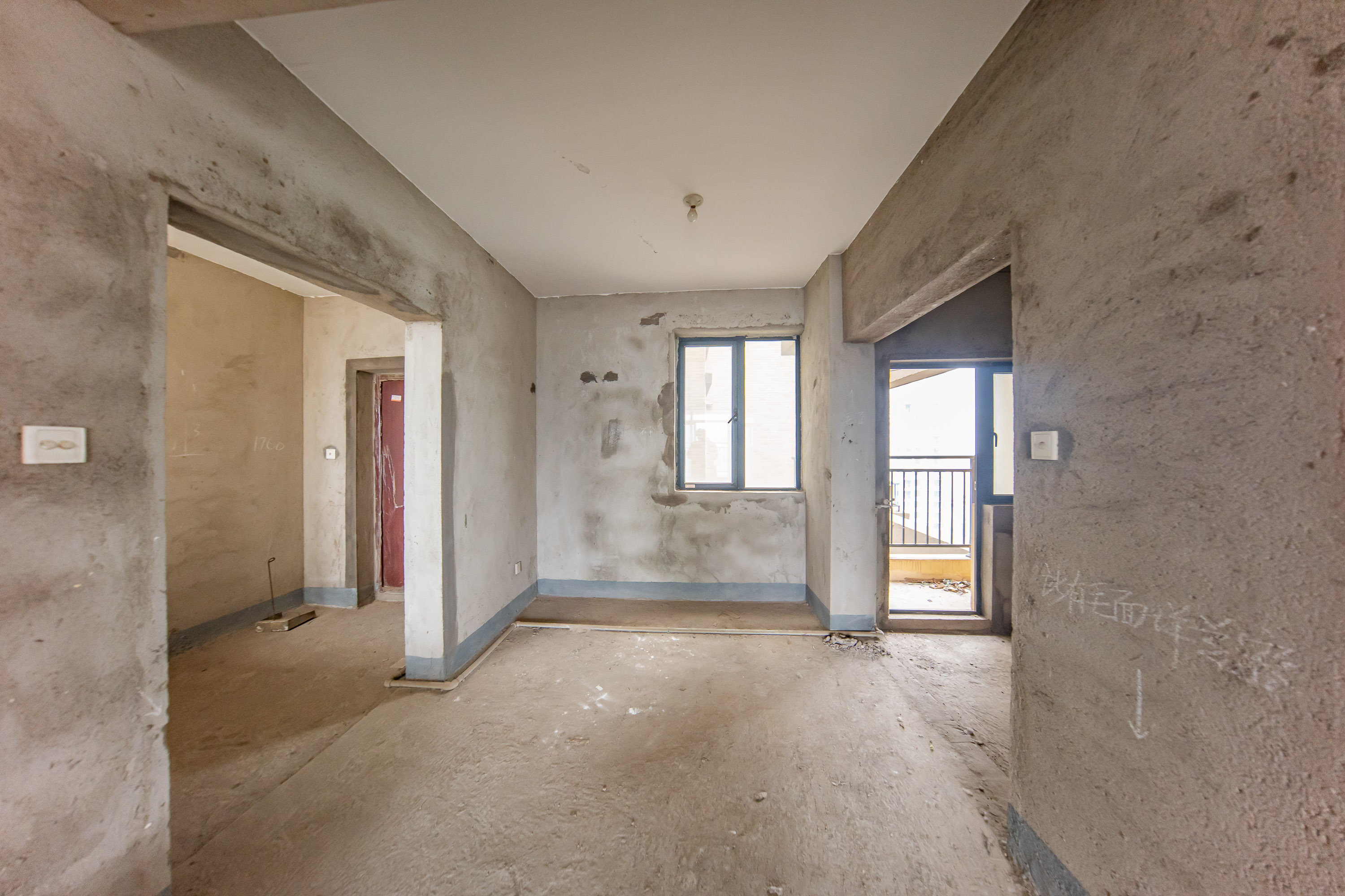 中建麓山和苑  3室2厅2卫   66.80万客厅