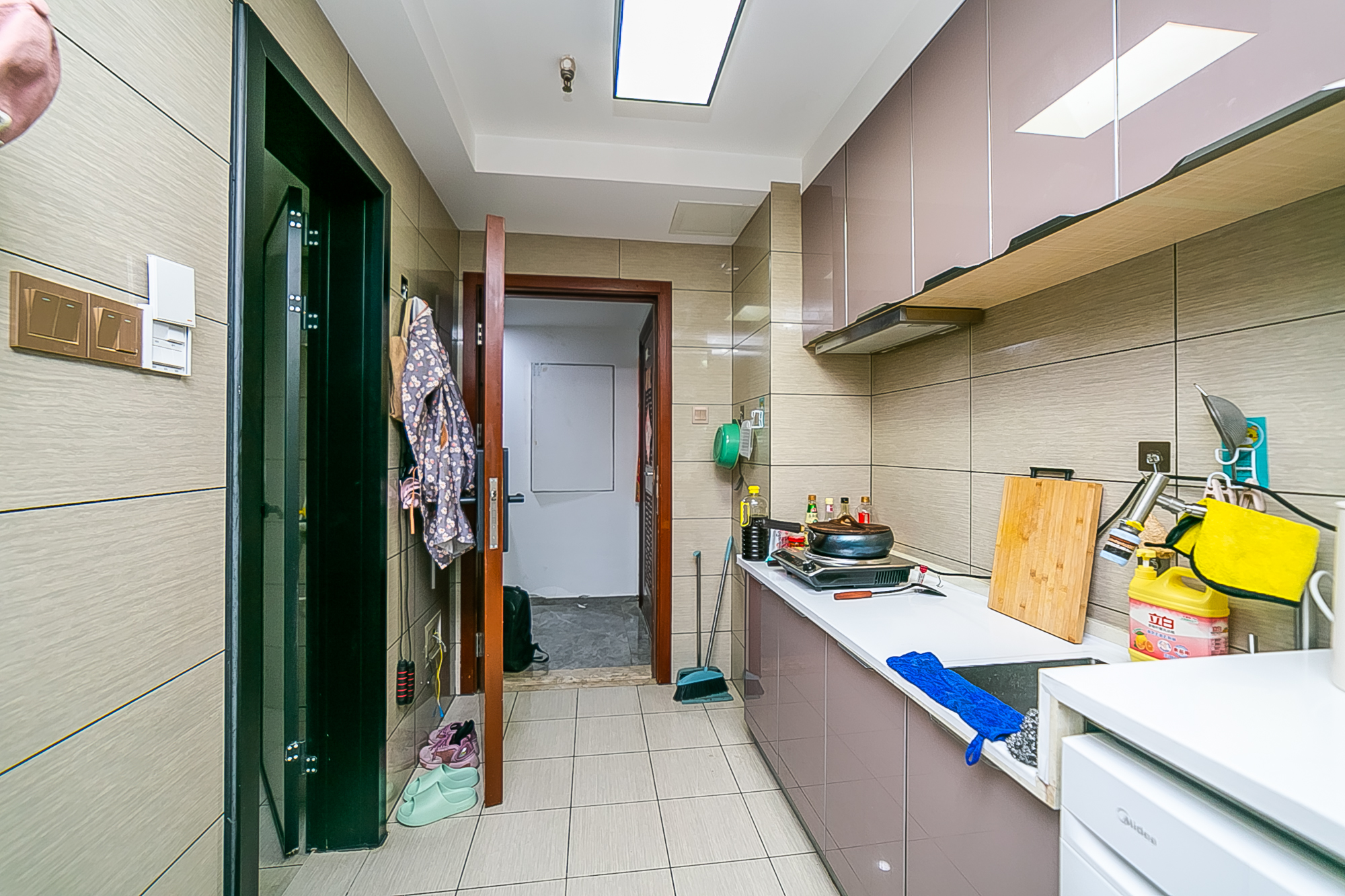 东怡外国(南湖一号) 1室1厅1卫 39.5万 东怡外国(南湖一号) 1室1厅1卫 39.5万其他