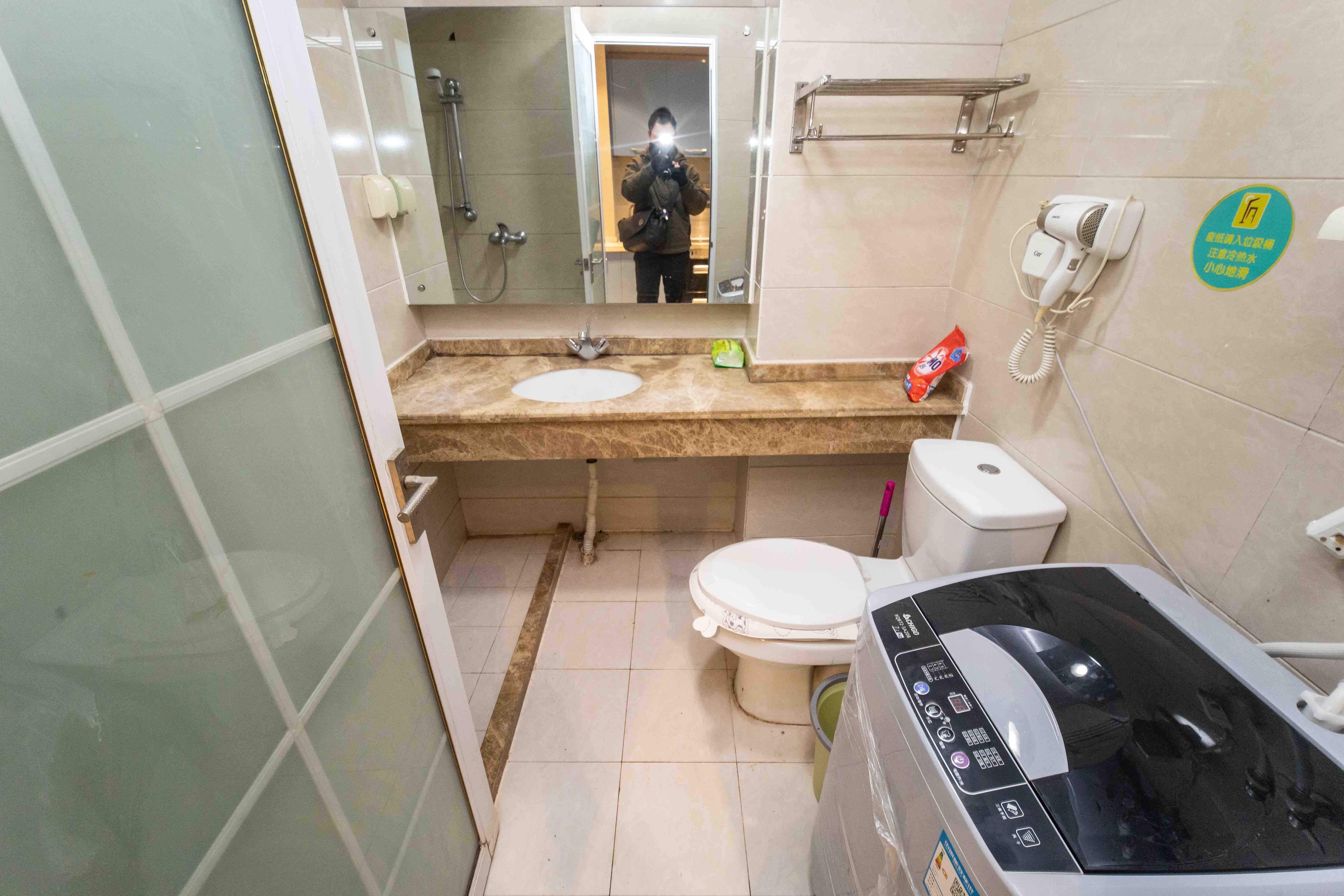 西子一间  1室1厅1卫   36.80万卫生间