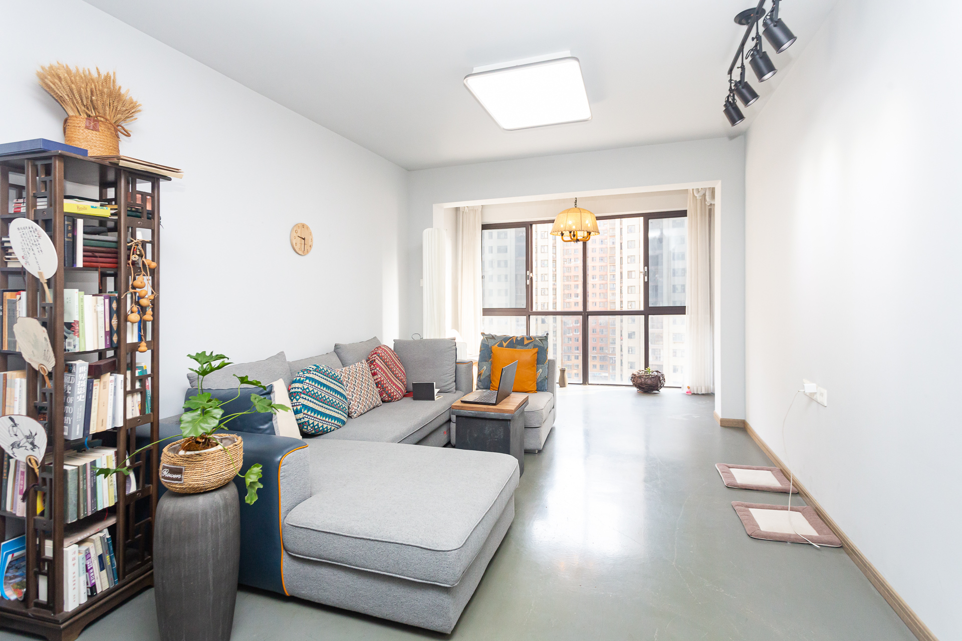 乾源国际  2室2厅1卫    69.0万 乾源国际  2室2厅1卫    69.0万客厅