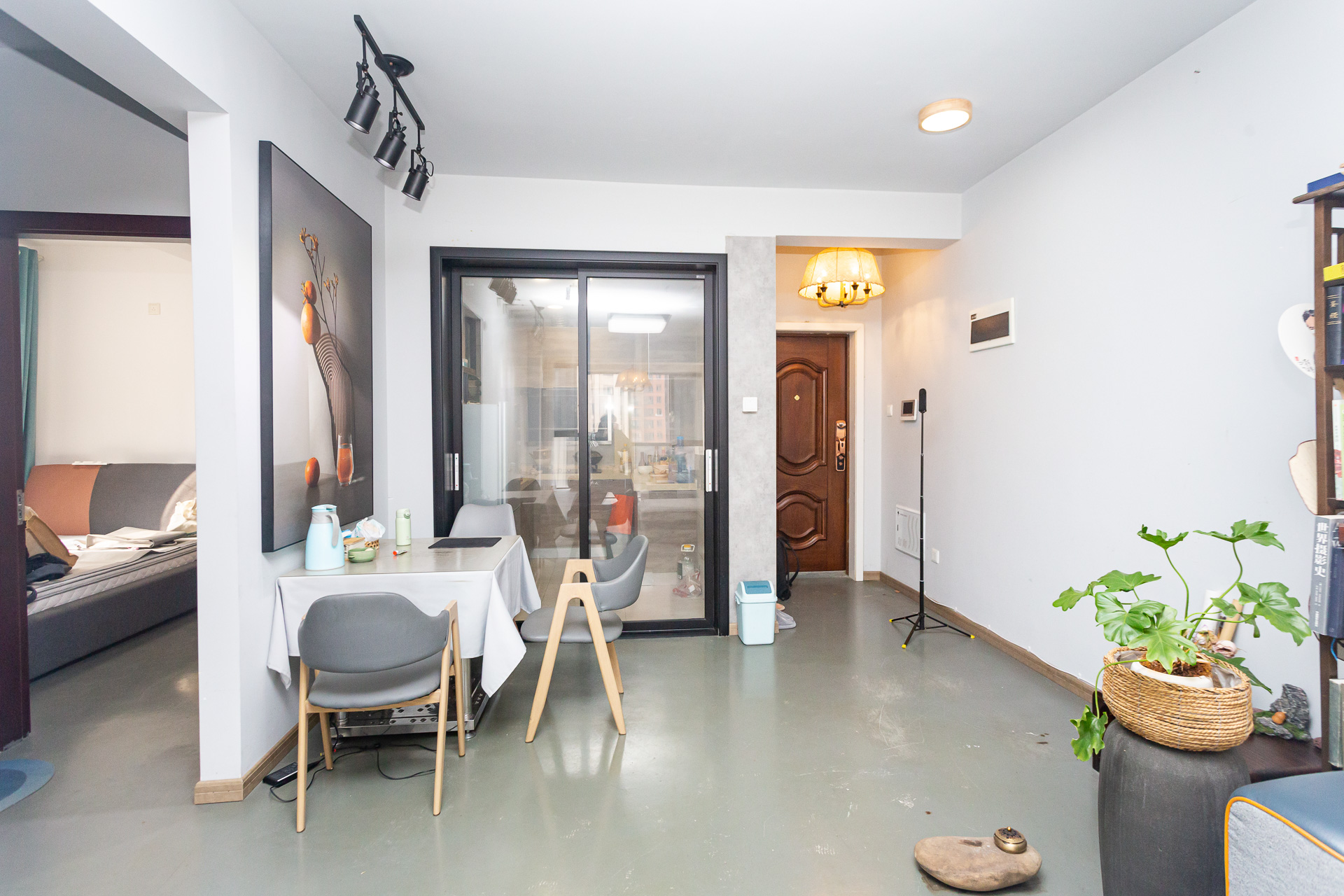 乾源国际  2室2厅1卫    69.0万客厅