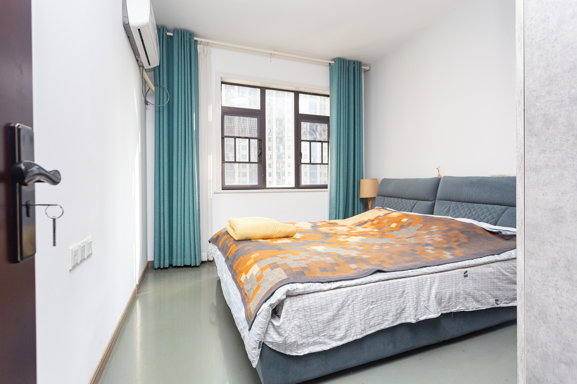 乾源国际  2室2厅1卫    69.0万卧室