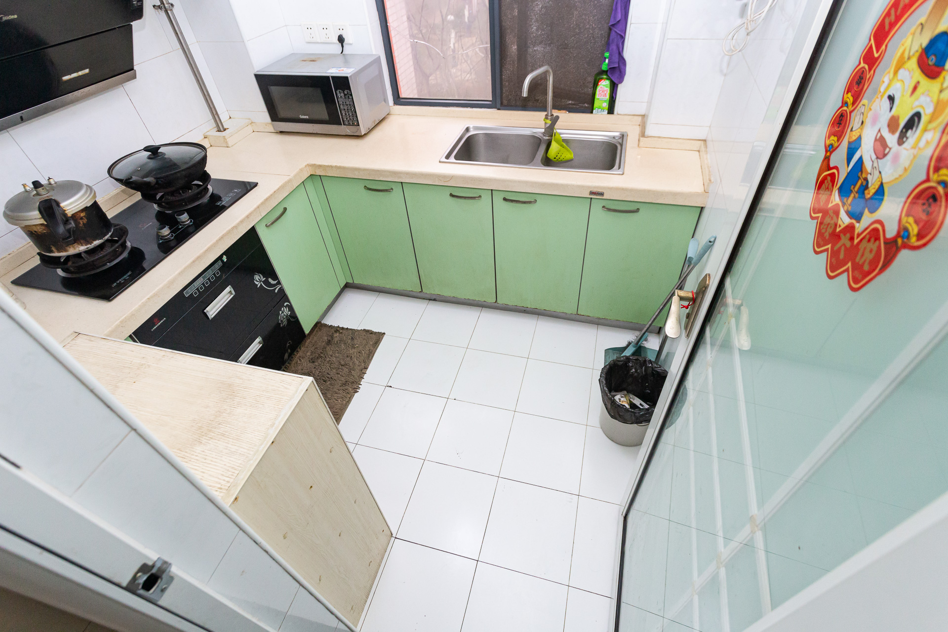 浩龙音乐界  4室2厅2卫    68.0万 浩龙音乐界  4室2厅2卫    68.0万厨房