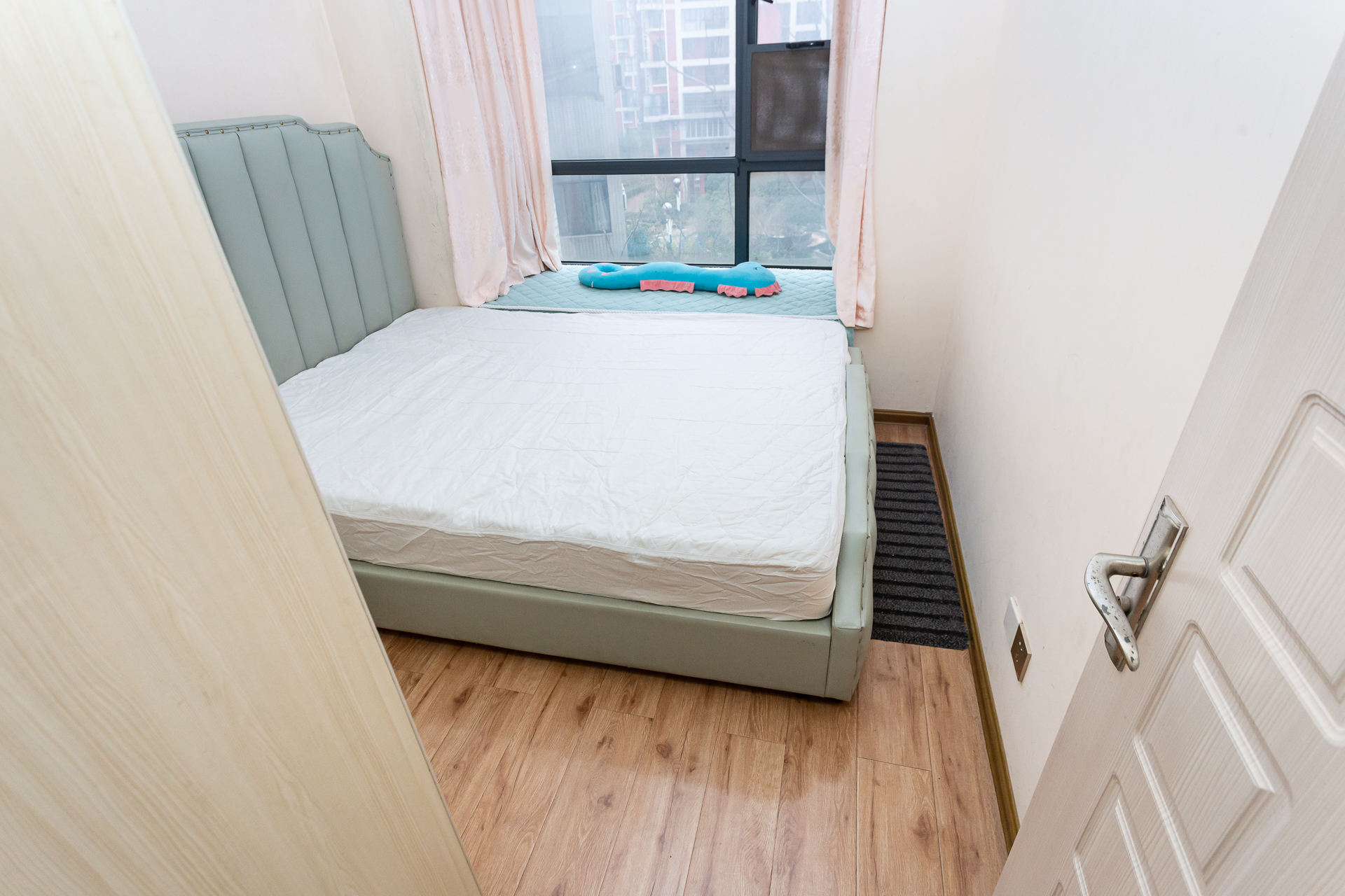 浩龙音乐界  4室2厅2卫    68.0万 浩龙音乐界  4室2厅2卫    68.0万卧室