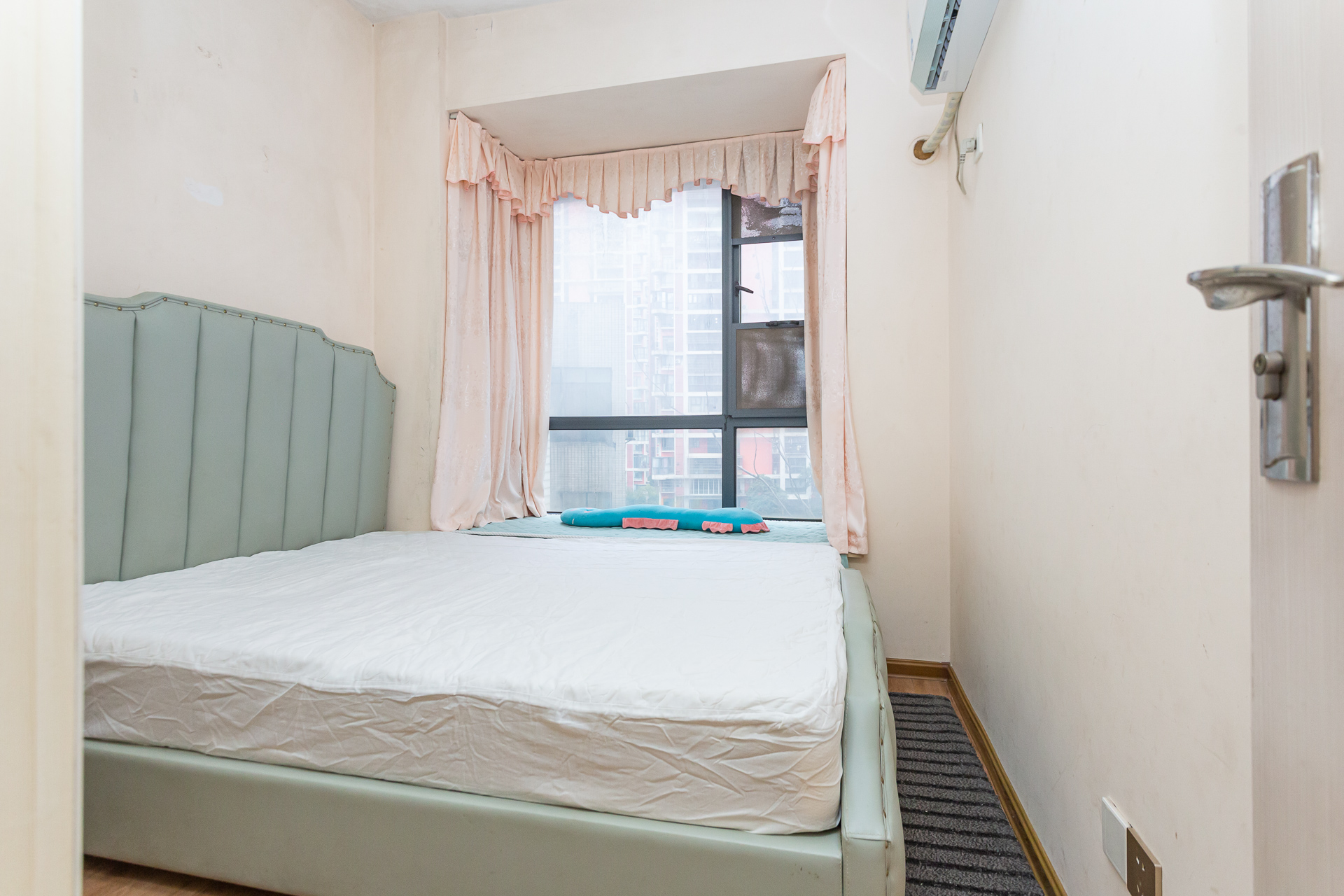 浩龙音乐界  4室2厅2卫    68.0万 浩龙音乐界  4室2厅2卫    68.0万卧室