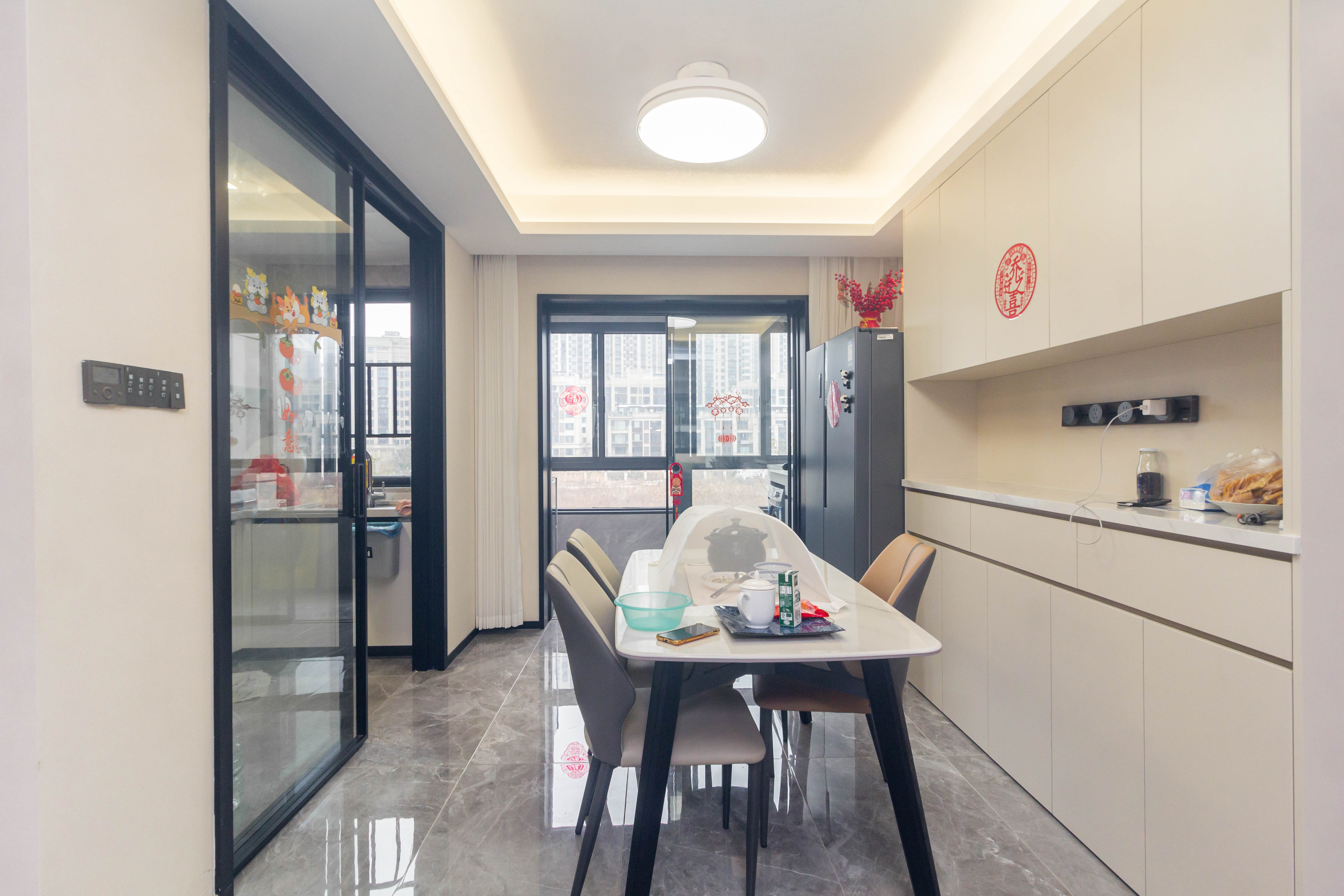 湘语洺悦 4室2厅2卫 238.0万 湘语洺悦 4室2厅2卫 238.0万客厅