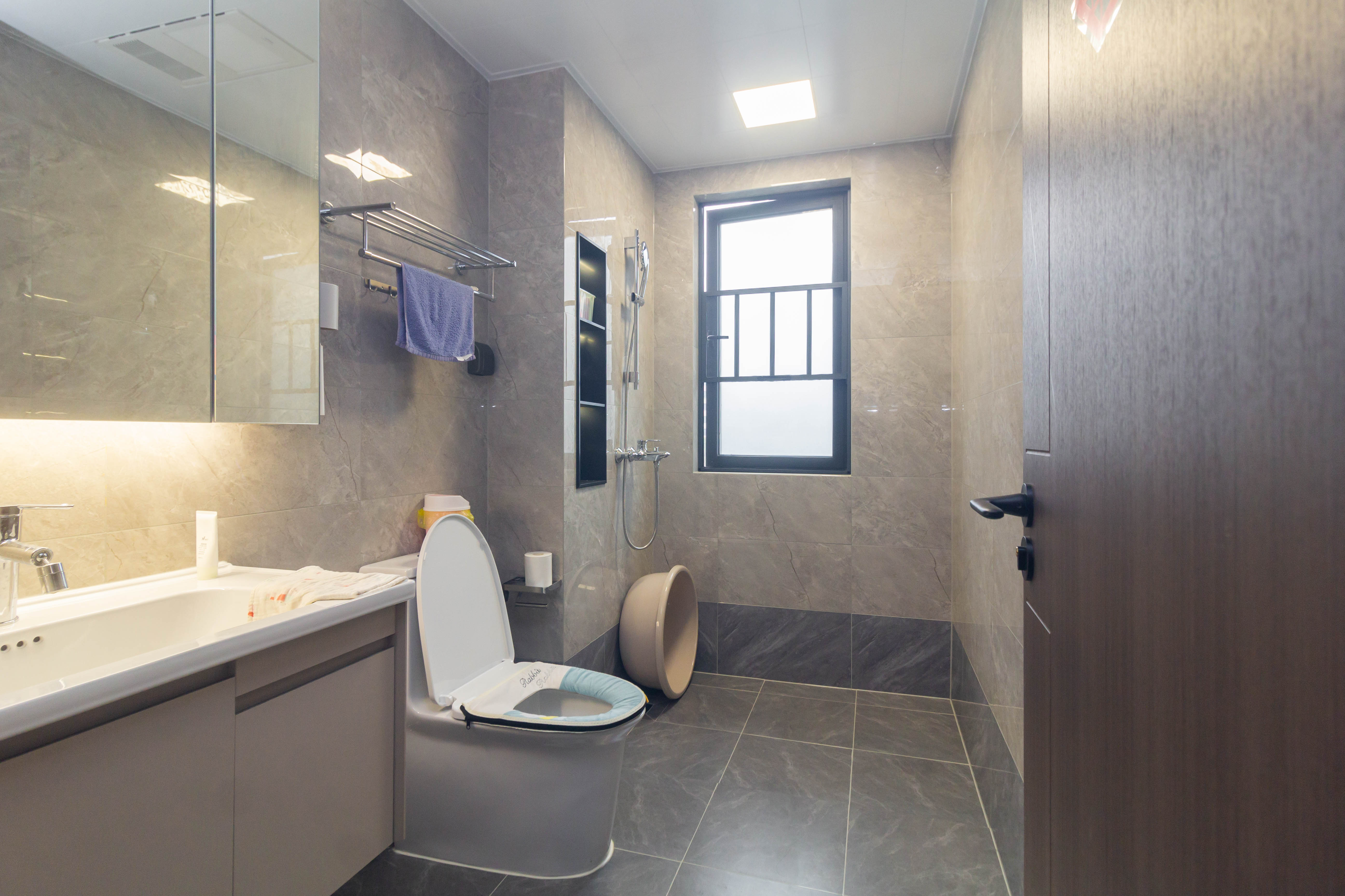 湘语洺悦 4室2厅2卫 238.0万 湘语洺悦 4室2厅2卫 238.0万卫生间