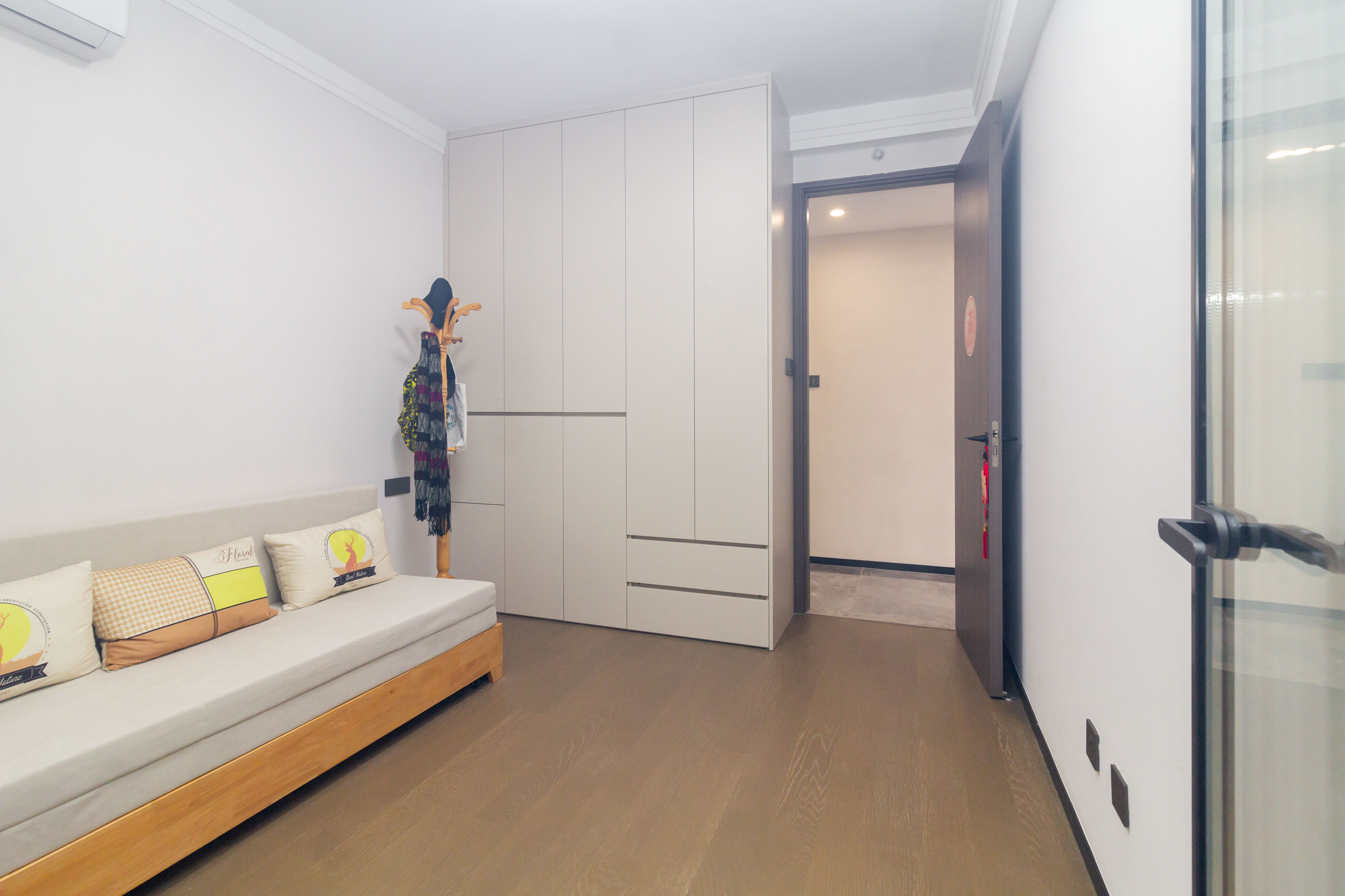 湘语洺悦 4室2厅2卫 238.0万 湘语洺悦 4室2厅2卫 238.0万卧室