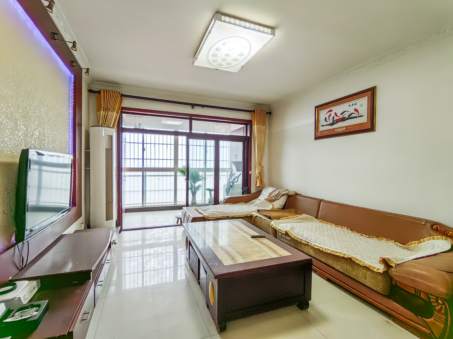 紫晶城 3室2厅1卫 54.8万 紫晶城 3室2厅1卫 54.8万客厅