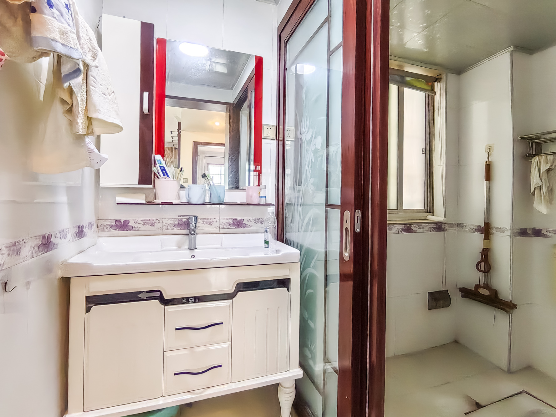 紫晶城 3室2厅1卫 54.8万 紫晶城 3室2厅1卫 54.8万卫生间