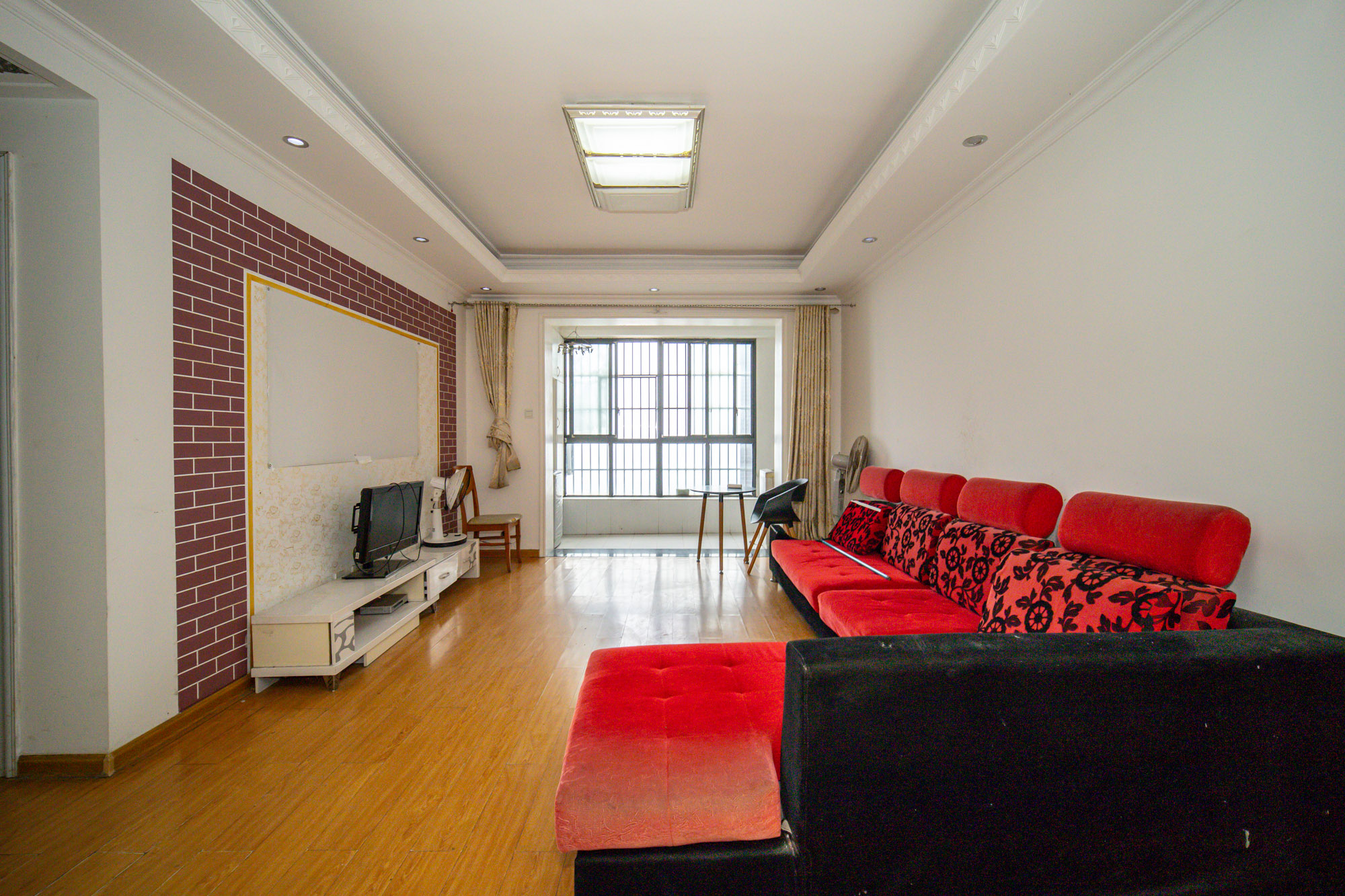 尚城 2室2厅1卫 59.0万 尚城 2室2厅1卫 59.0万客厅