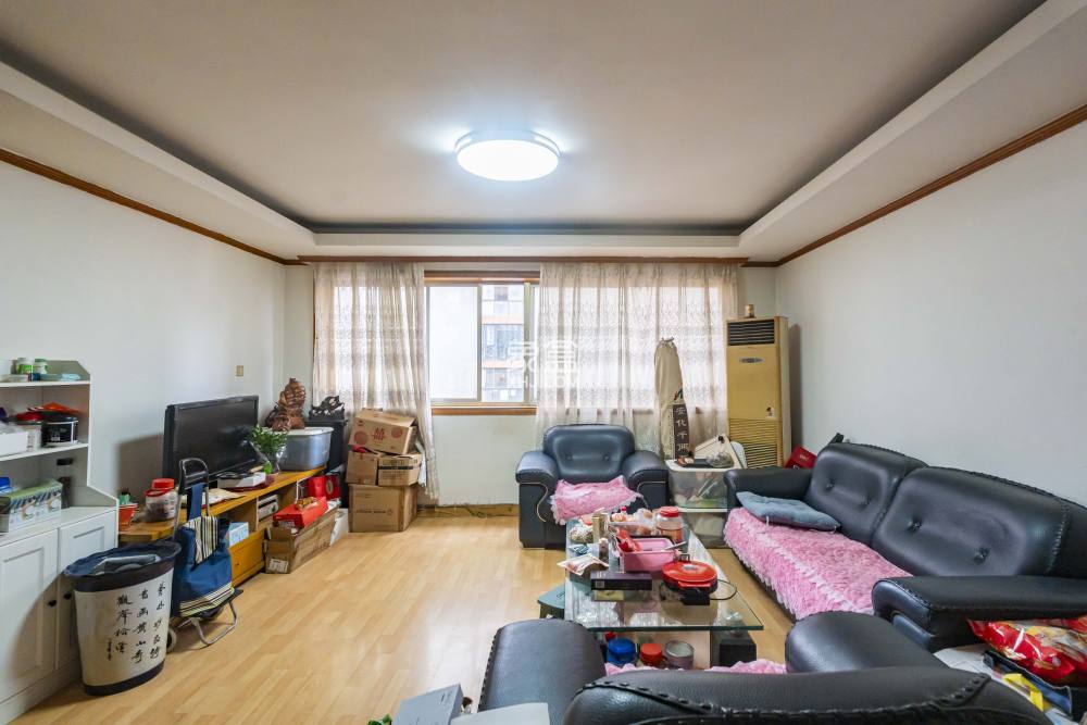湖南日报宿舍  3室2厅1卫   123.00万