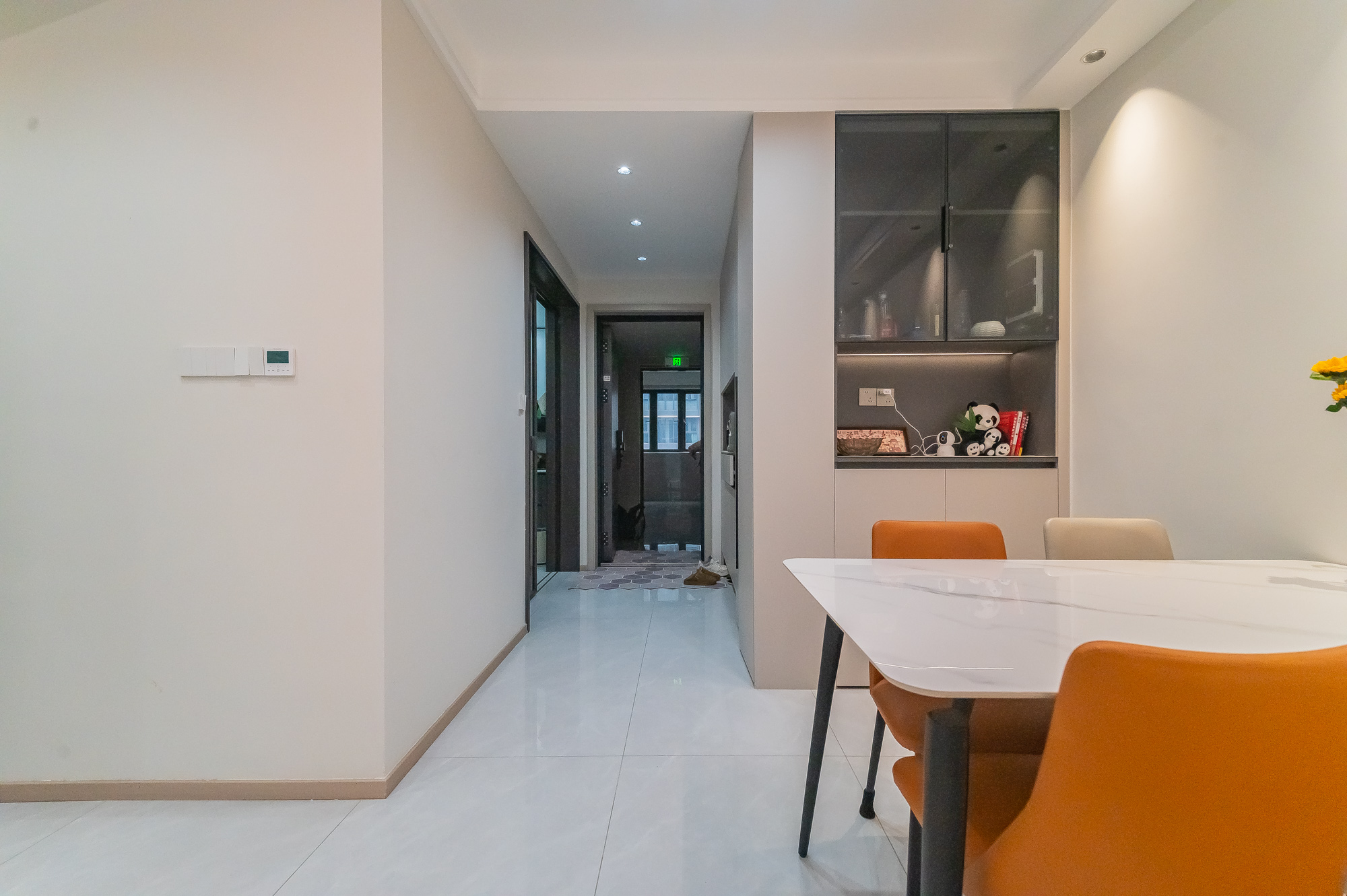 绿城美的明月江南  3室2厅2卫    125.0万 绿城美的明月江南  3室2厅2卫    125.0万客厅