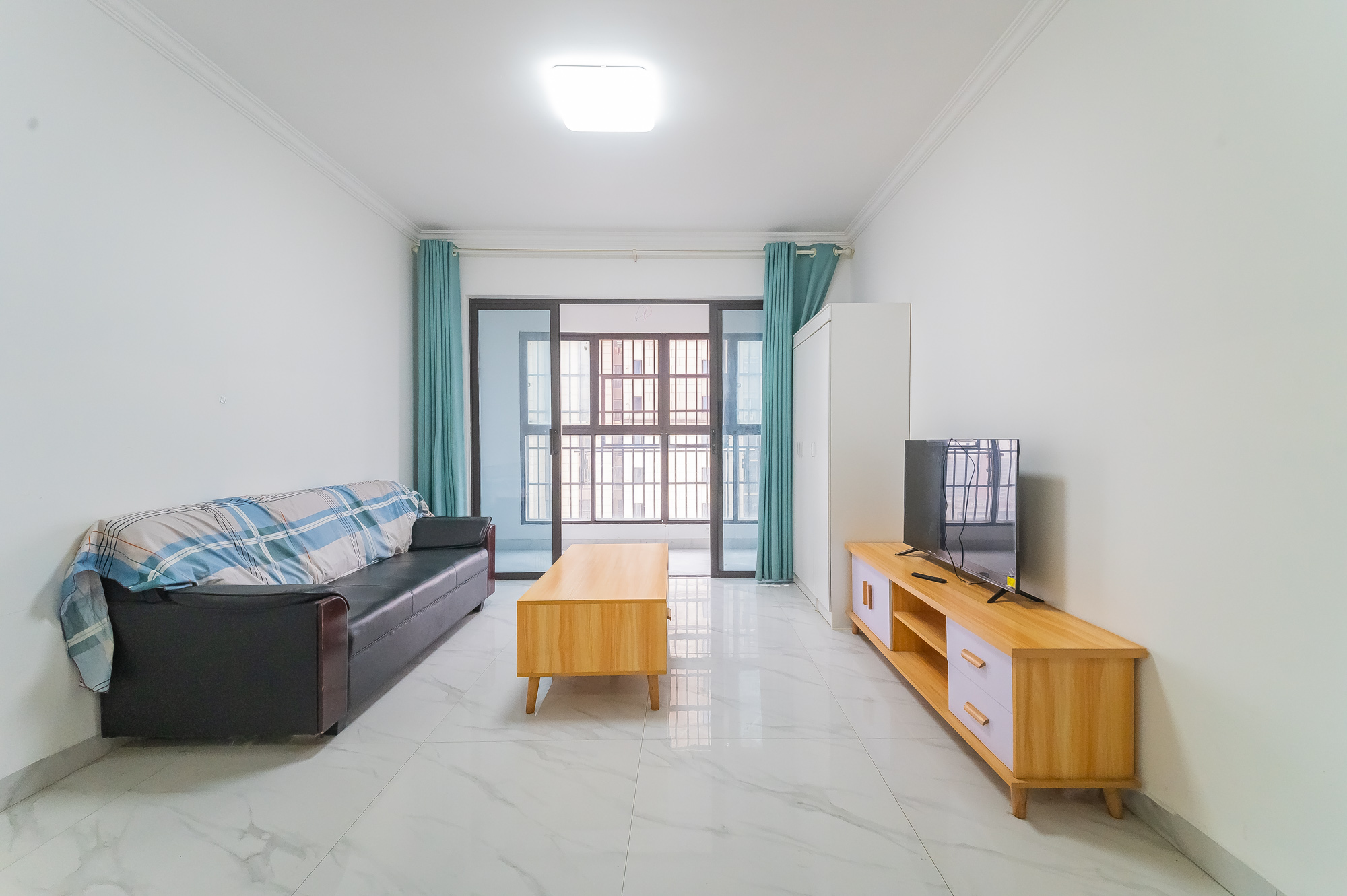 星湖湾二期高层  3室2厅1卫    60.0万 星湖湾二期高层  3室2厅1卫    60.0万客厅