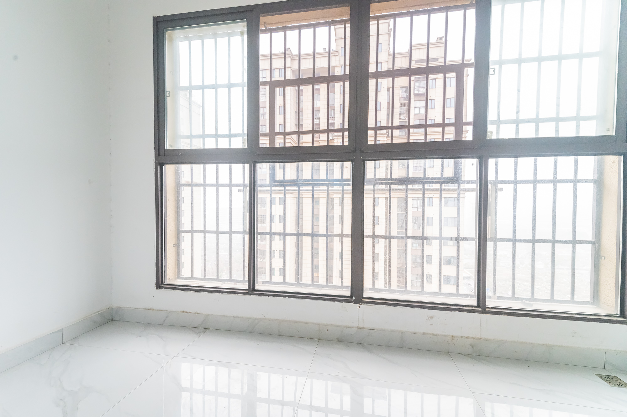 星湖湾二期高层  3室2厅1卫    60.0万 星湖湾二期高层  3室2厅1卫    60.0万阳台