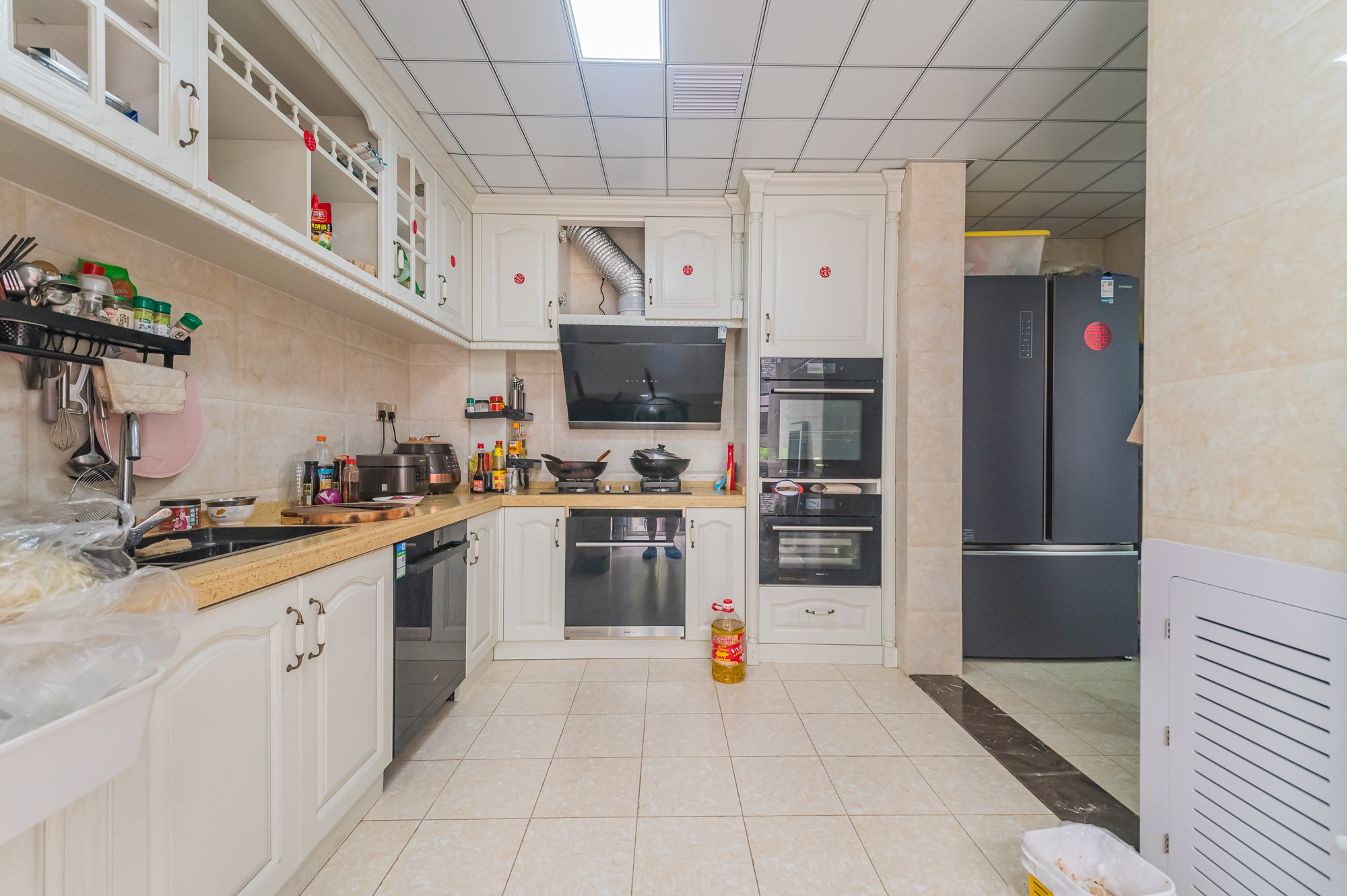 海伦春天  5室3厅2卫    396.0万 海伦春天  5室3厅2卫    396.0万厨房