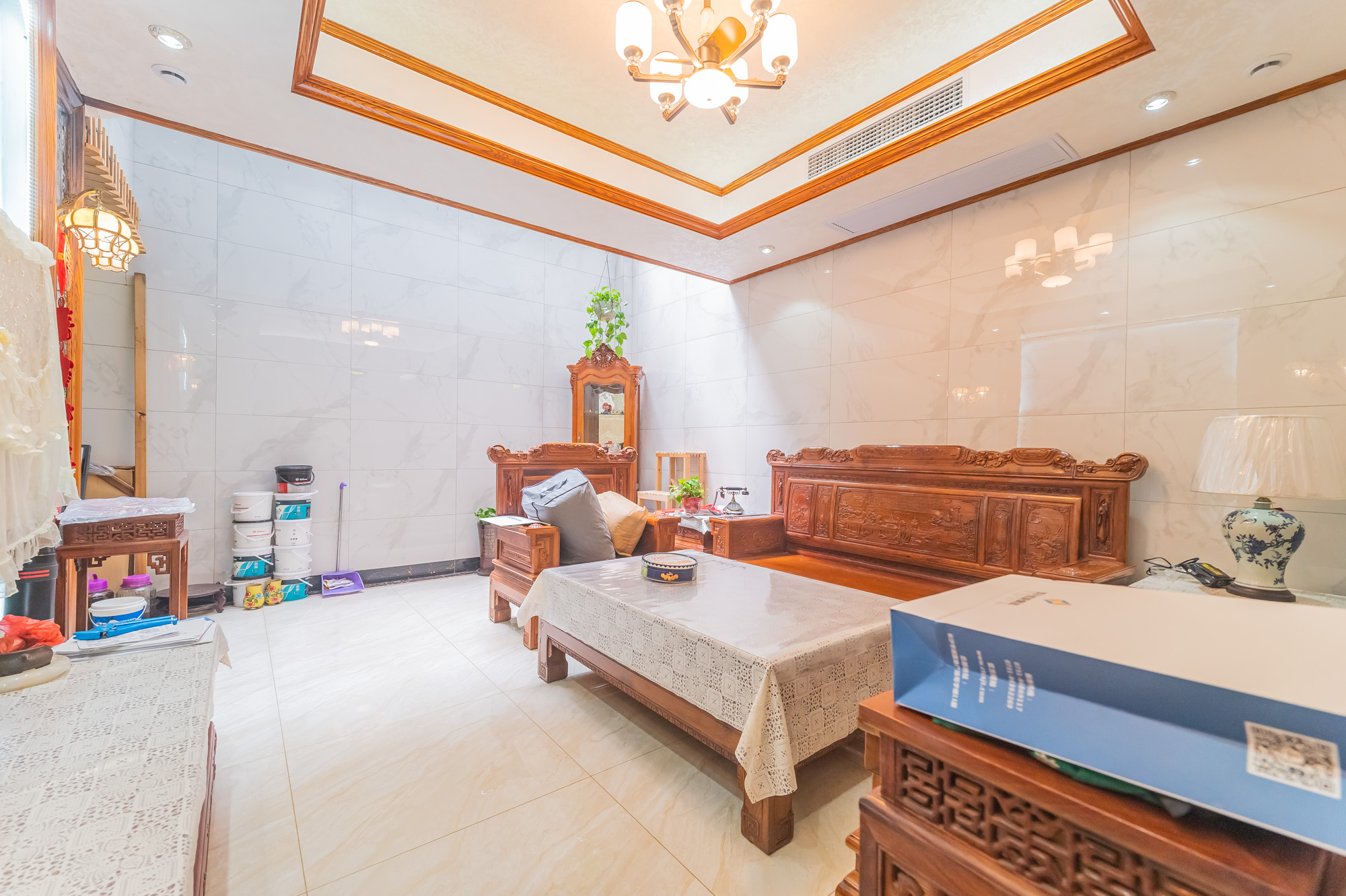 海伦春天  5室3厅2卫    396.0万 海伦春天  5室3厅2卫    396.0万卧室