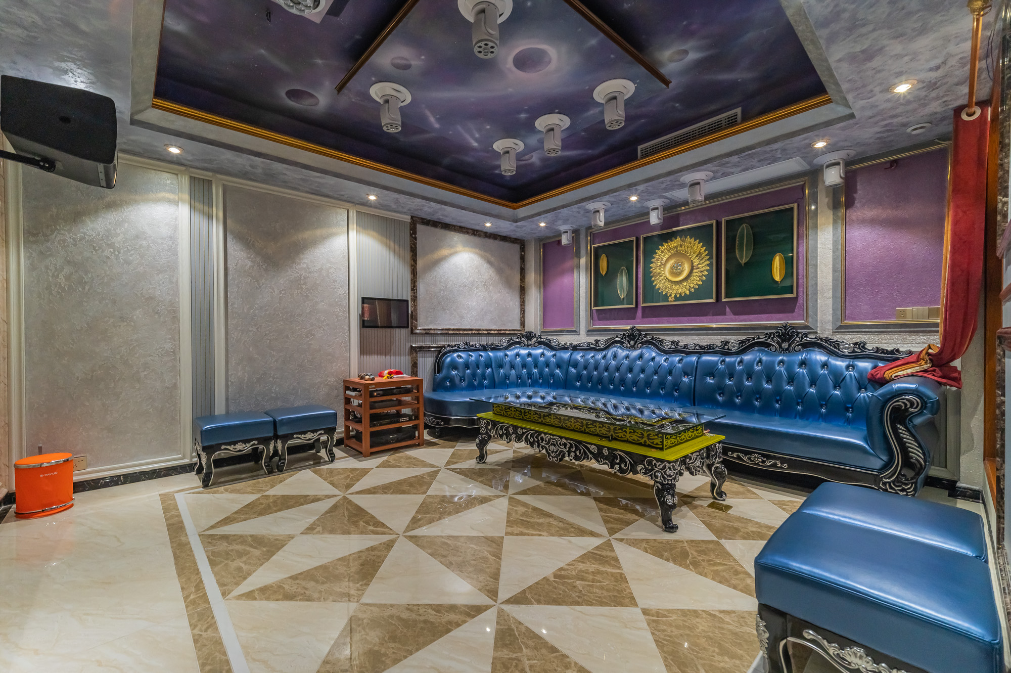 海伦春天  5室3厅2卫    396.0万 海伦春天  5室3厅2卫    396.0万卧室