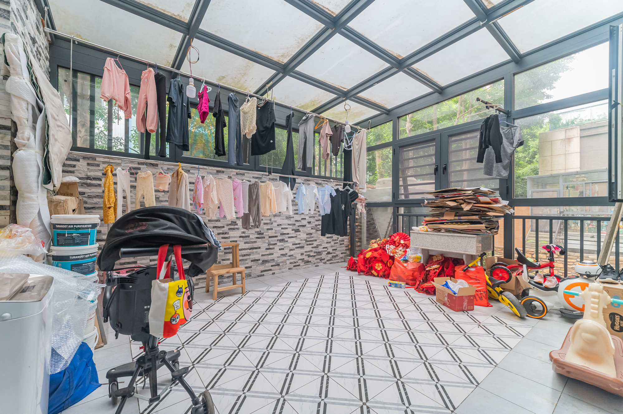 海伦春天  5室3厅2卫    396.0万 海伦春天  5室3厅2卫    396.0万阳台