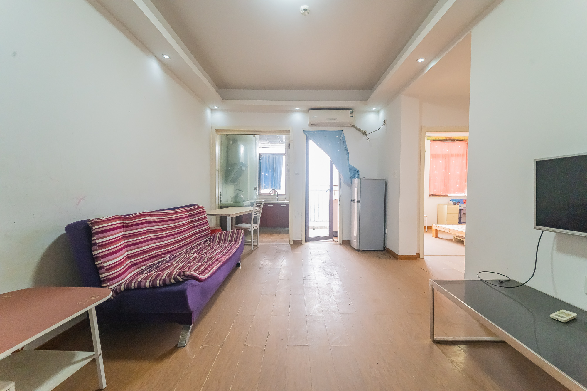 水岸世景 2室1厅1卫 45.0万 水岸世景 2室1厅1卫 45.0万客厅