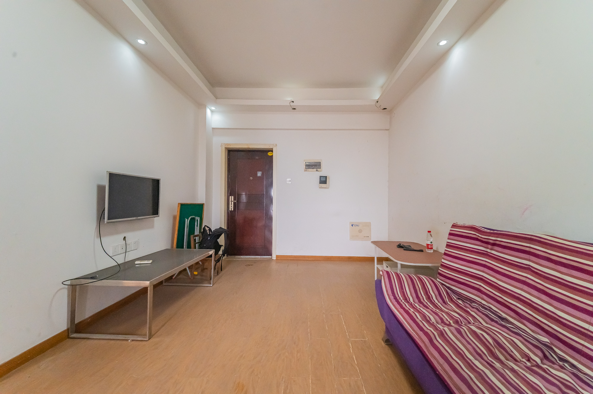 水岸世景 2室1厅1卫 45.0万 水岸世景 2室1厅1卫 45.0万客厅