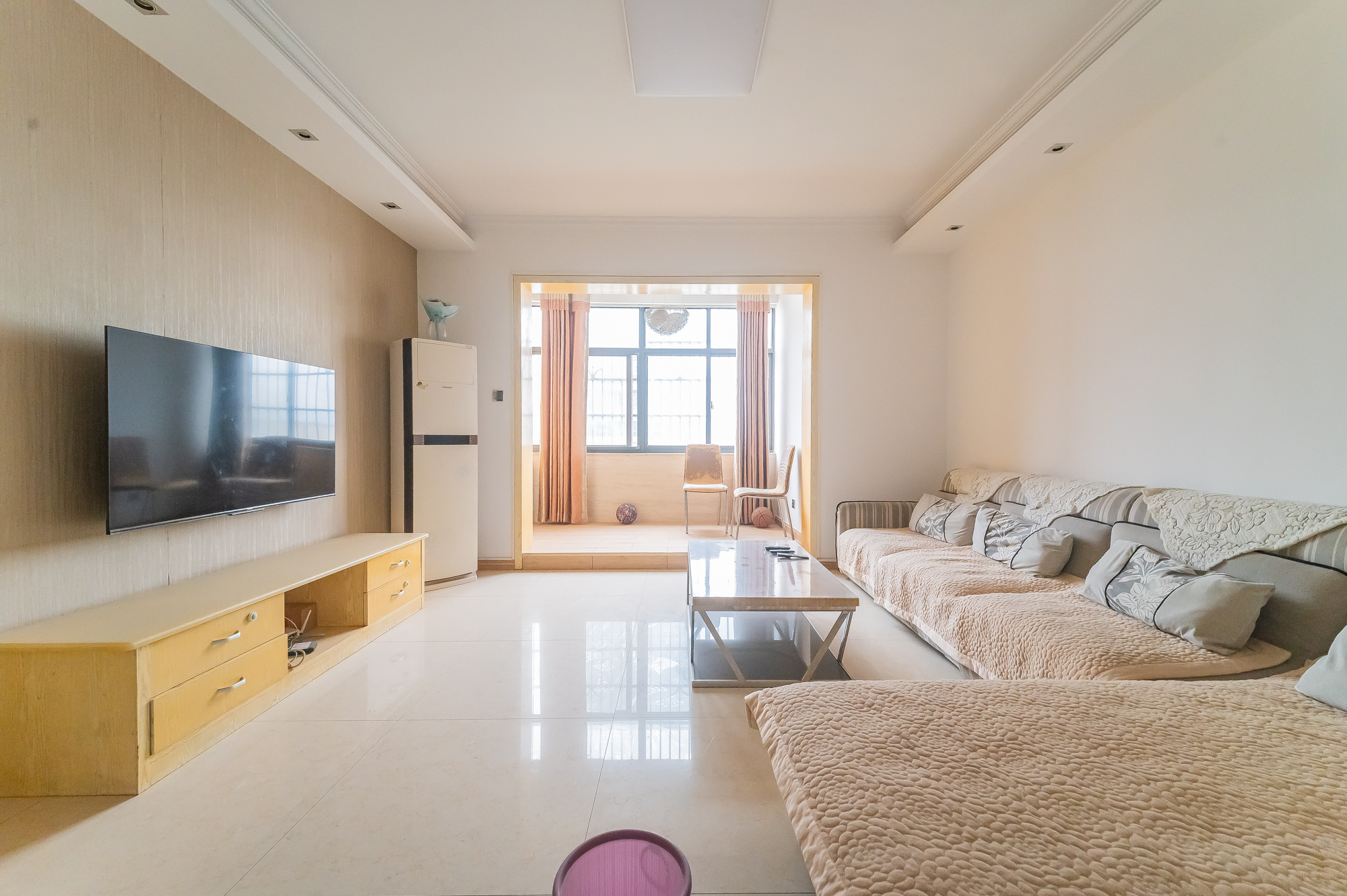 幸福洋房 1室2厅1卫 64.8万 幸福洋房 1室2厅1卫 64.8万客厅