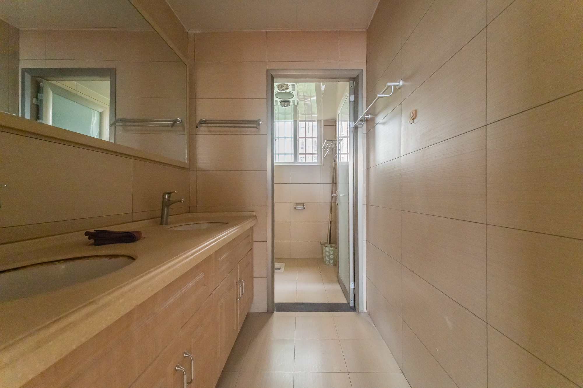 幸福洋房 1室2厅1卫 64.8万 幸福洋房 1室2厅1卫 64.8万卫生间